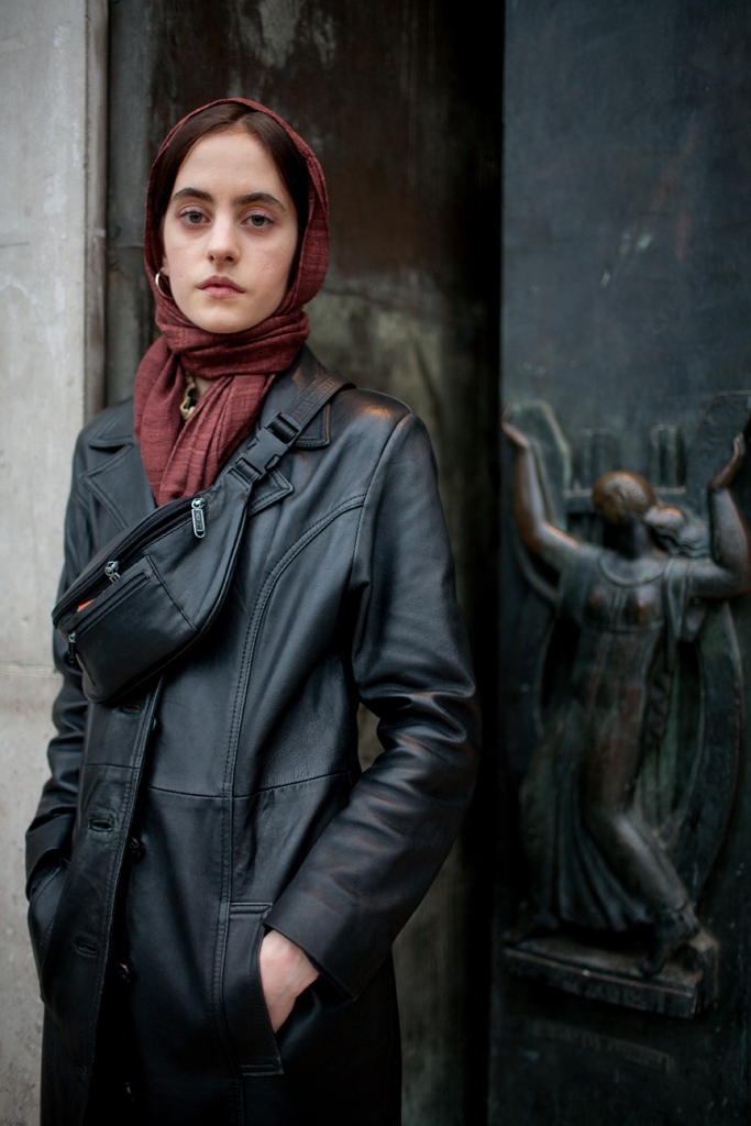 Paris Fashion Week Aw16 Leather Jacket Womens Seems A Return Back Of Black Leather Jacket Among Parisian Women With Hip Length To Longer One Along Fleece Collar Detailing