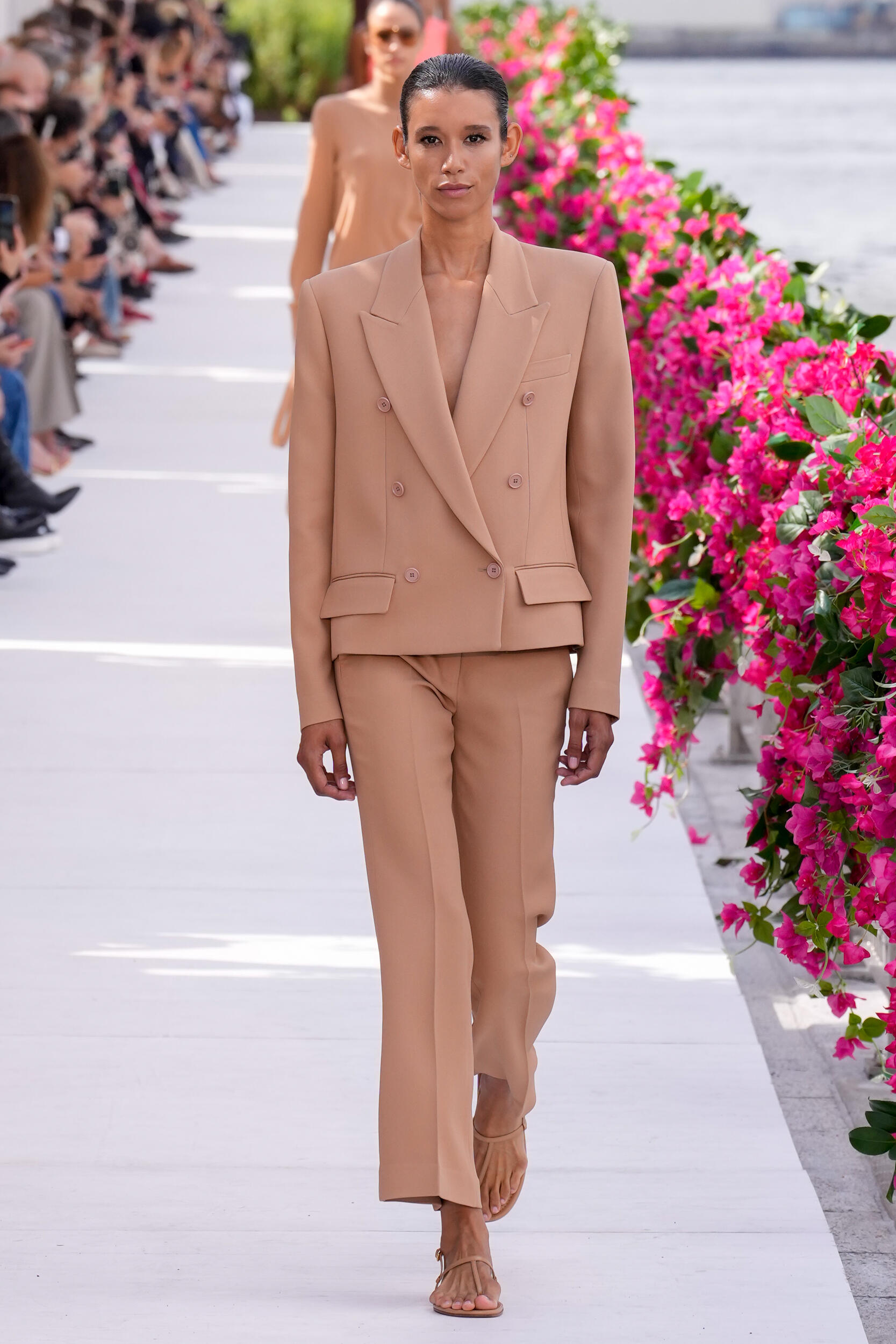 Look 30