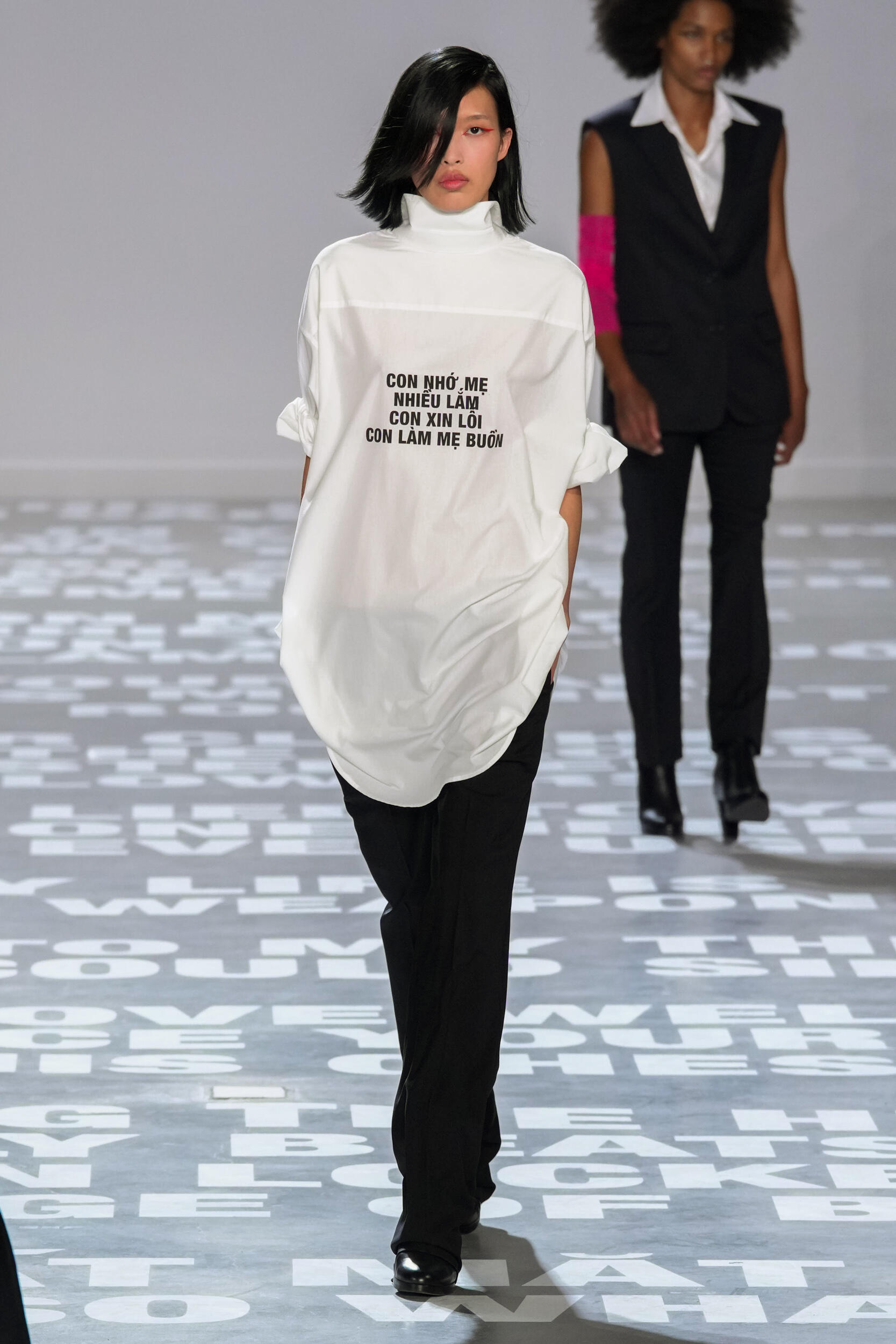Look 10