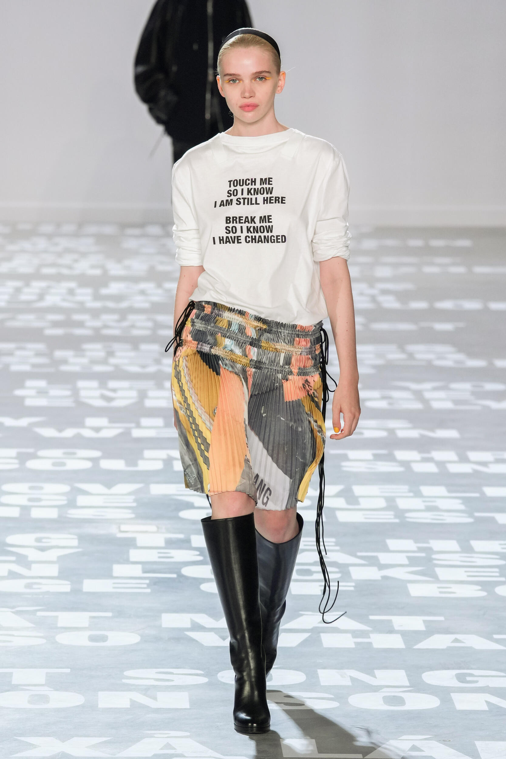 Look 30