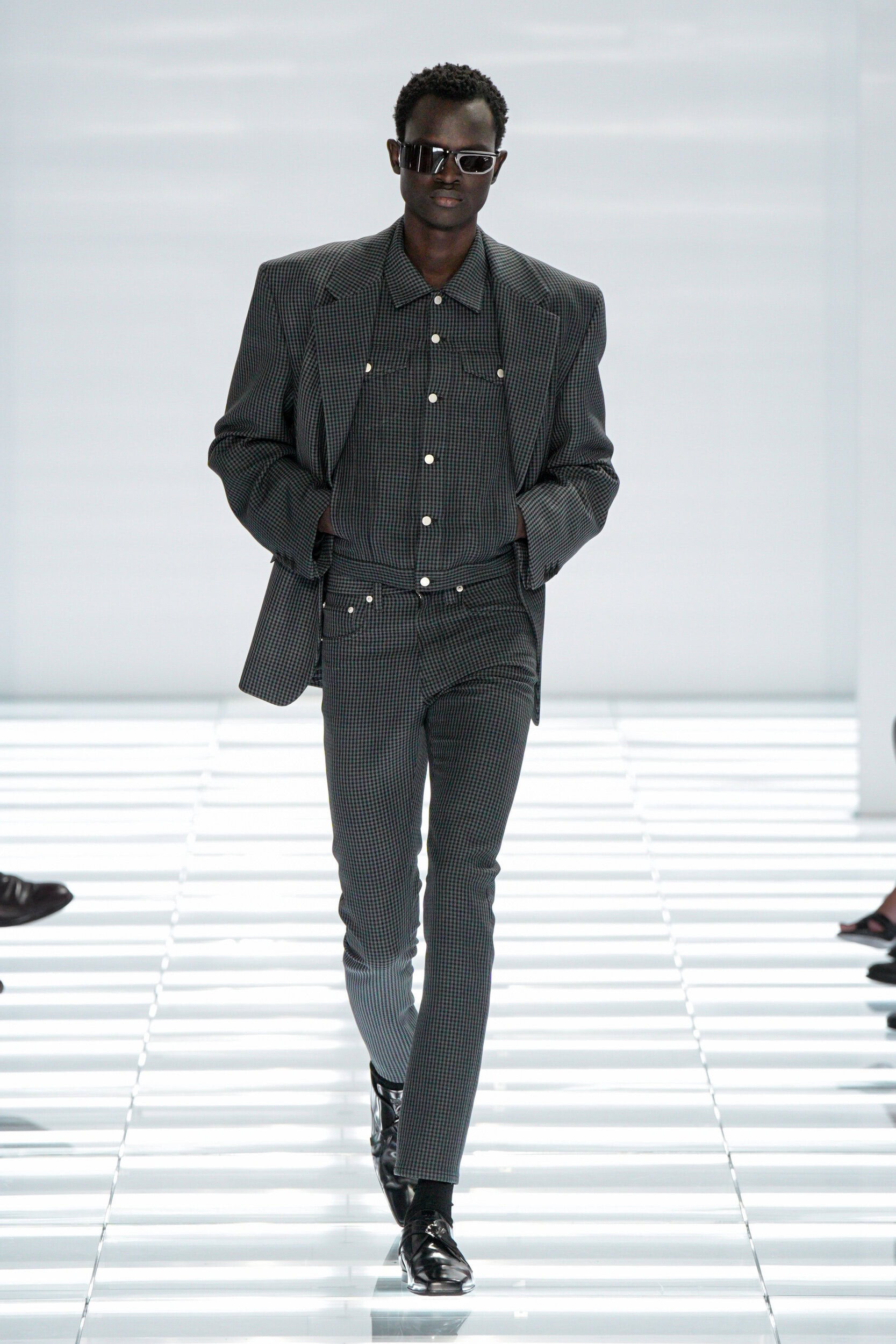 Look 27