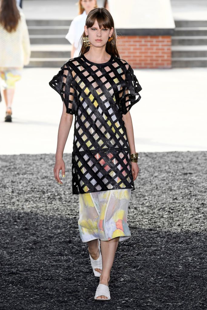 Look 16