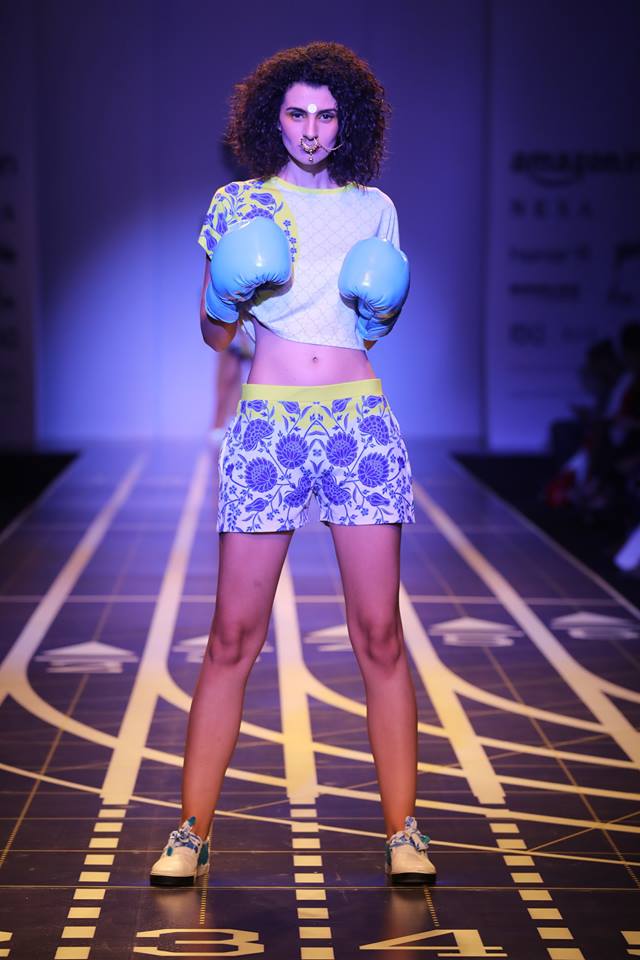 Look 10
