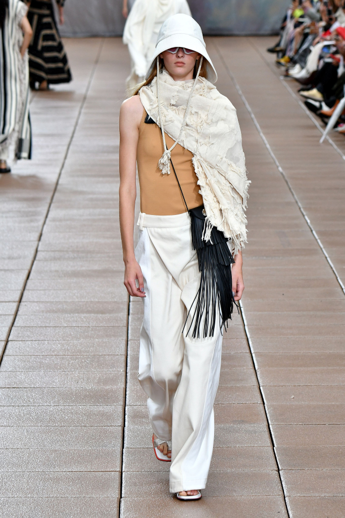 Look 10