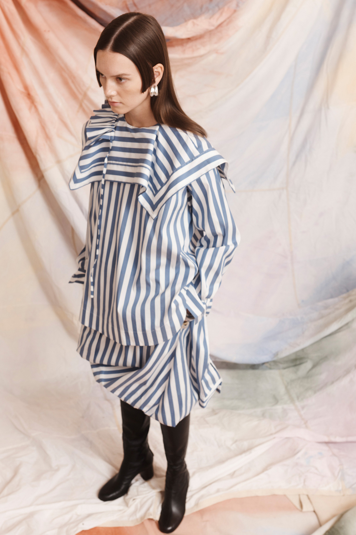 Look 10