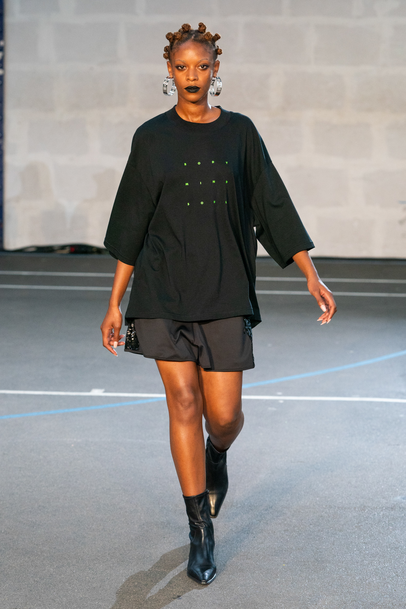 Look 7