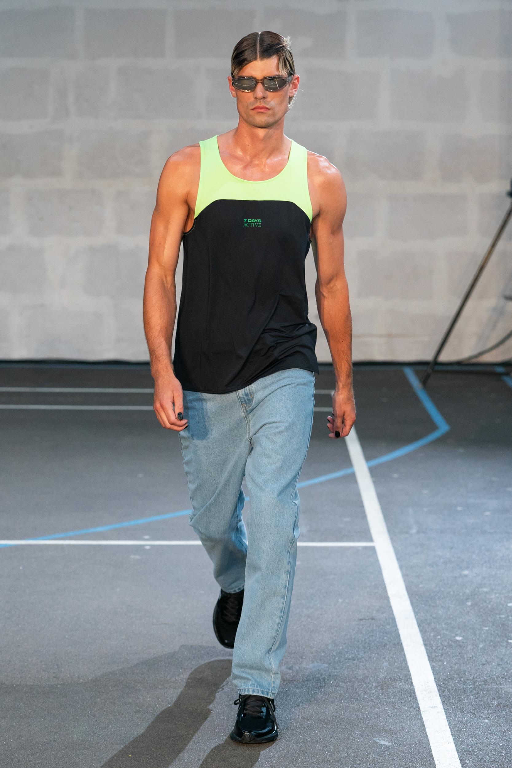 Look 19
