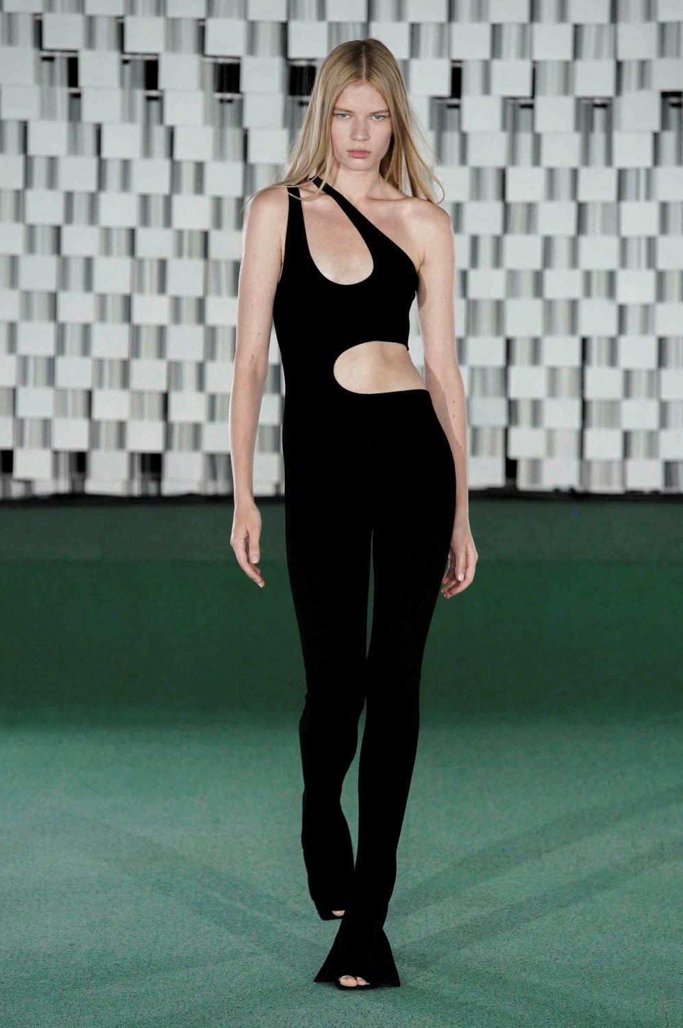Look 10