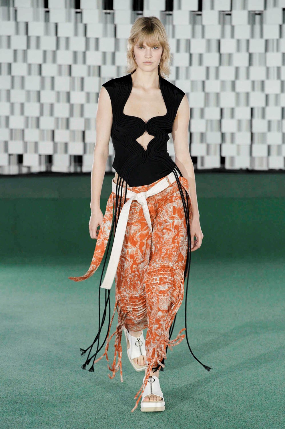 Look 15