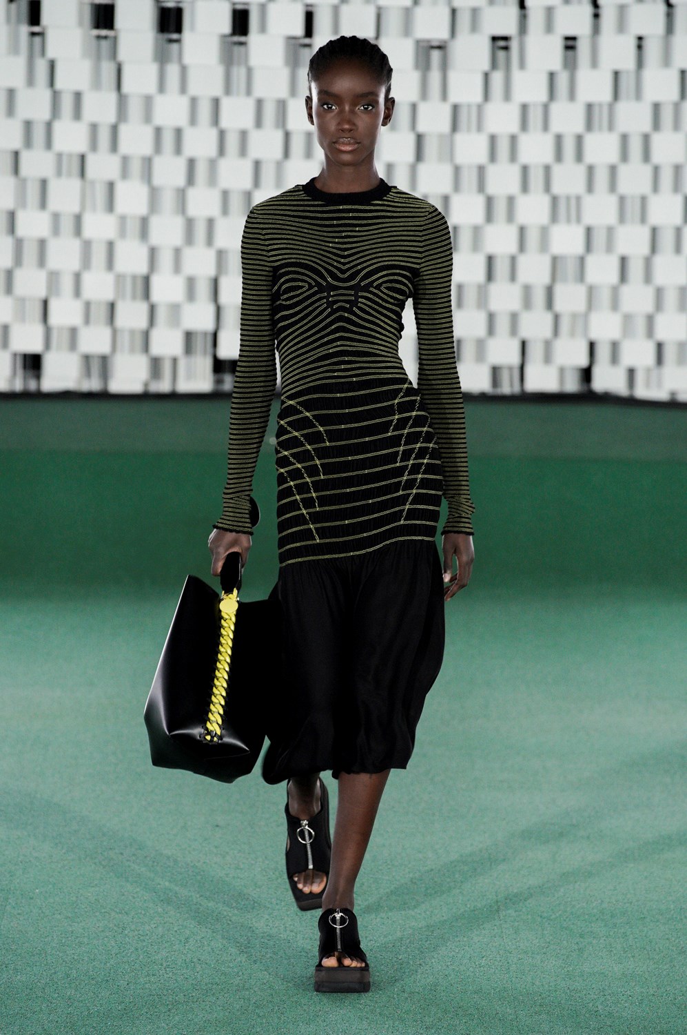 Look 19