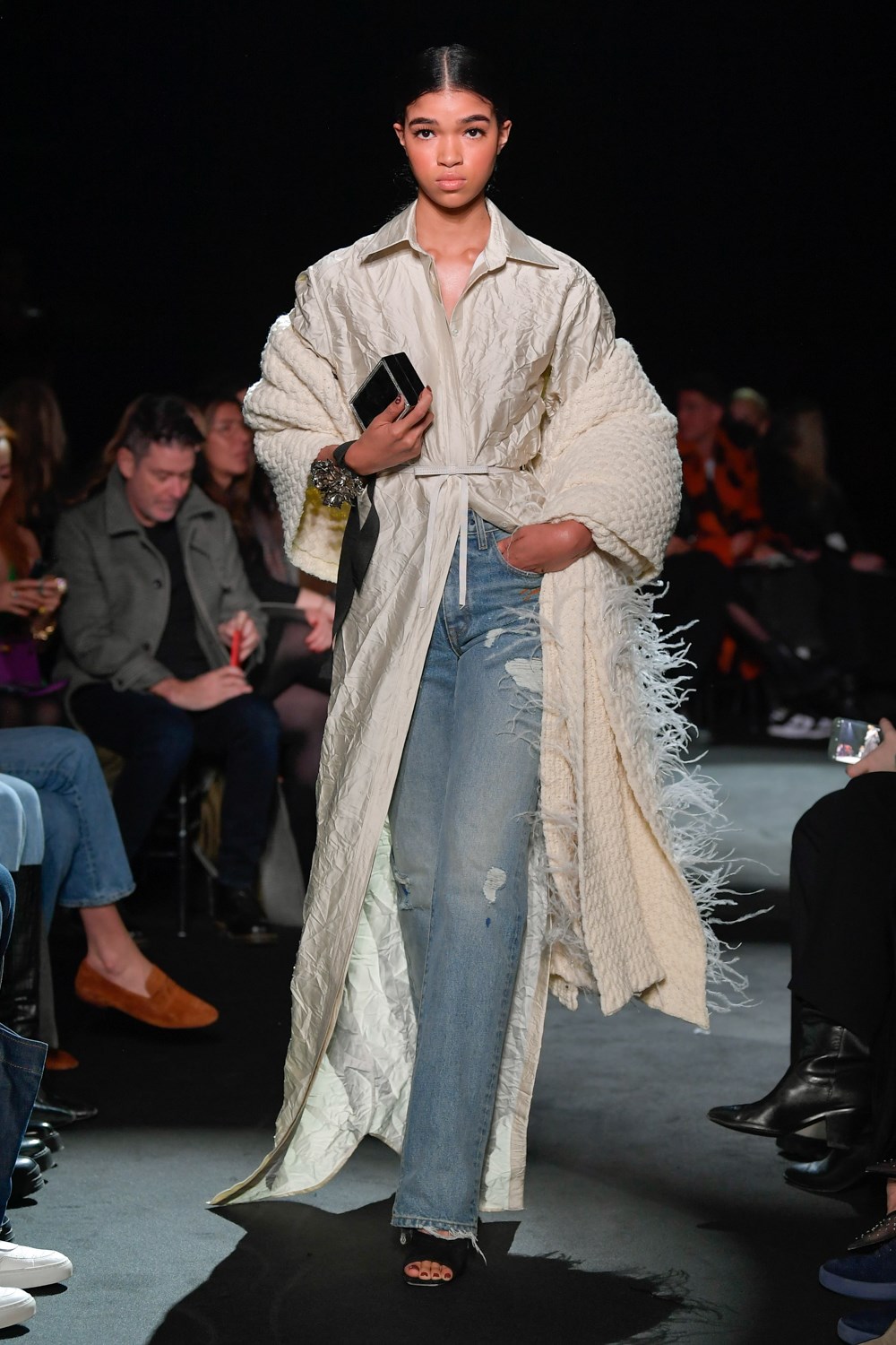 Look 16