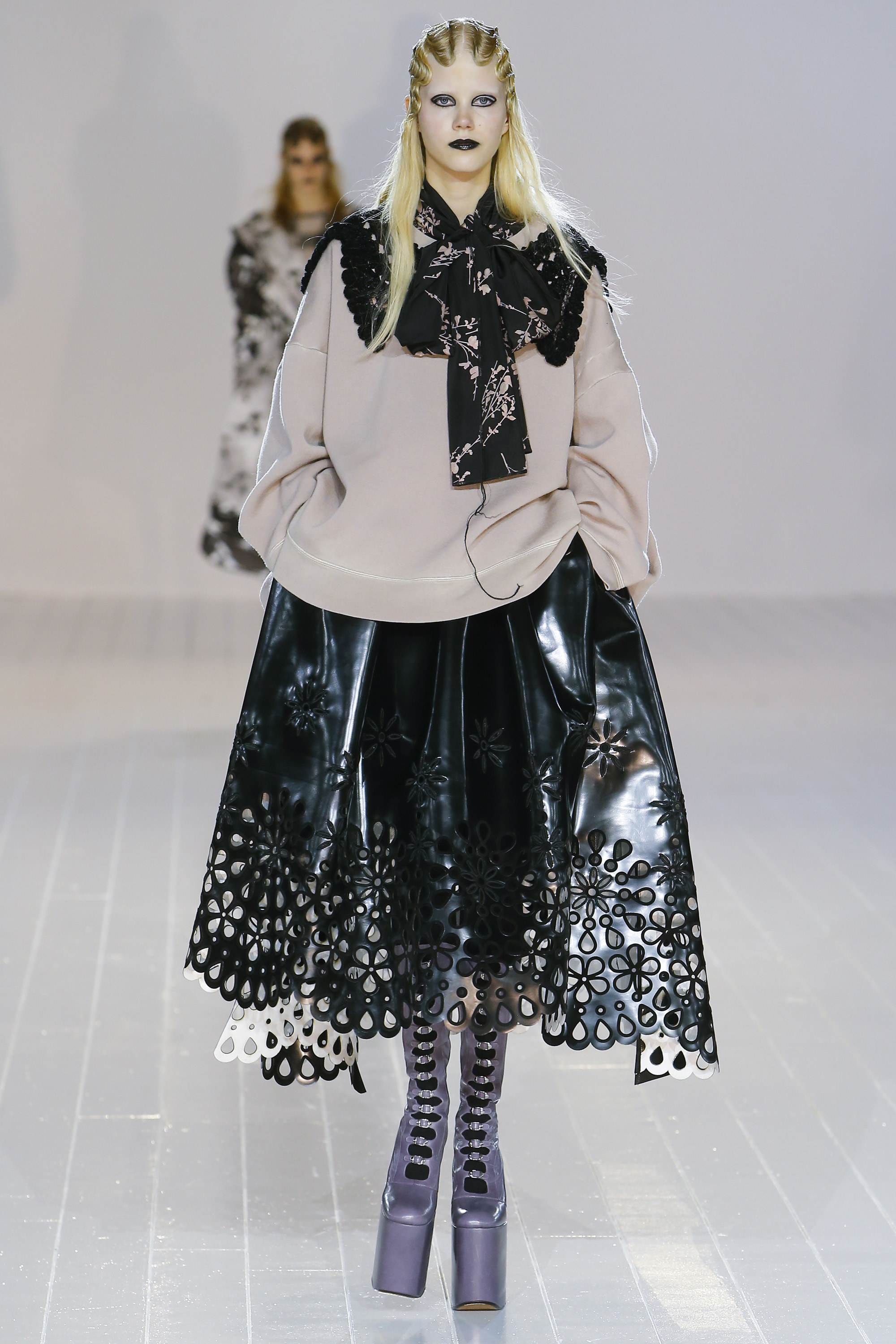Look 7