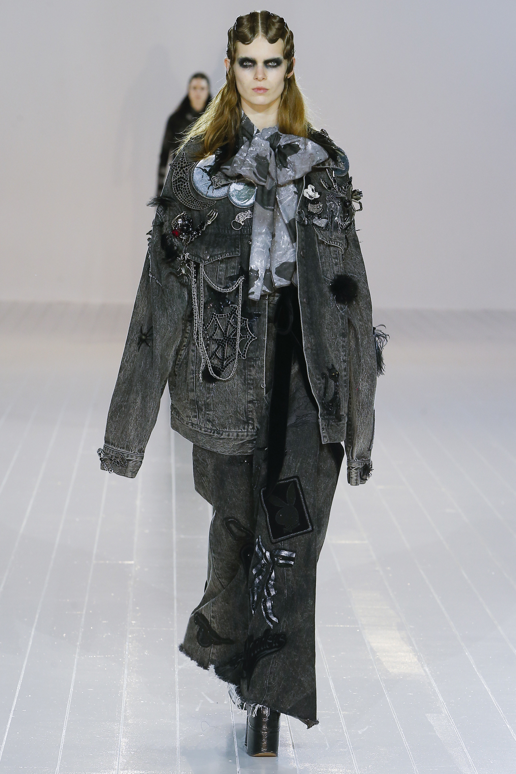 Look 10