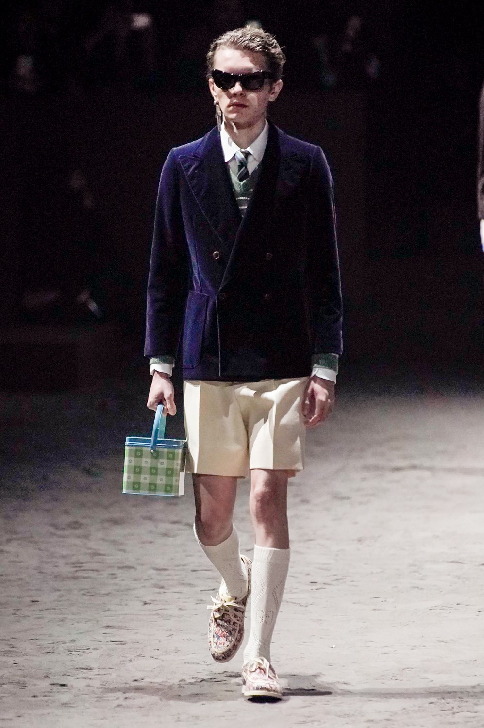 Look 15