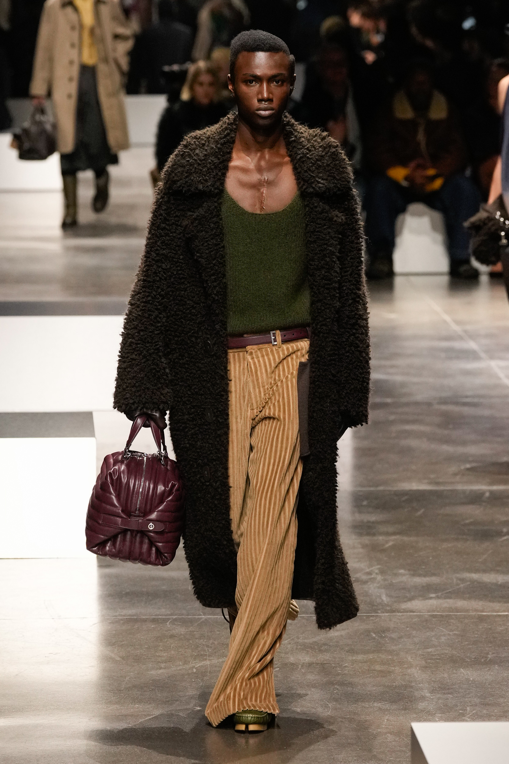 Look 10