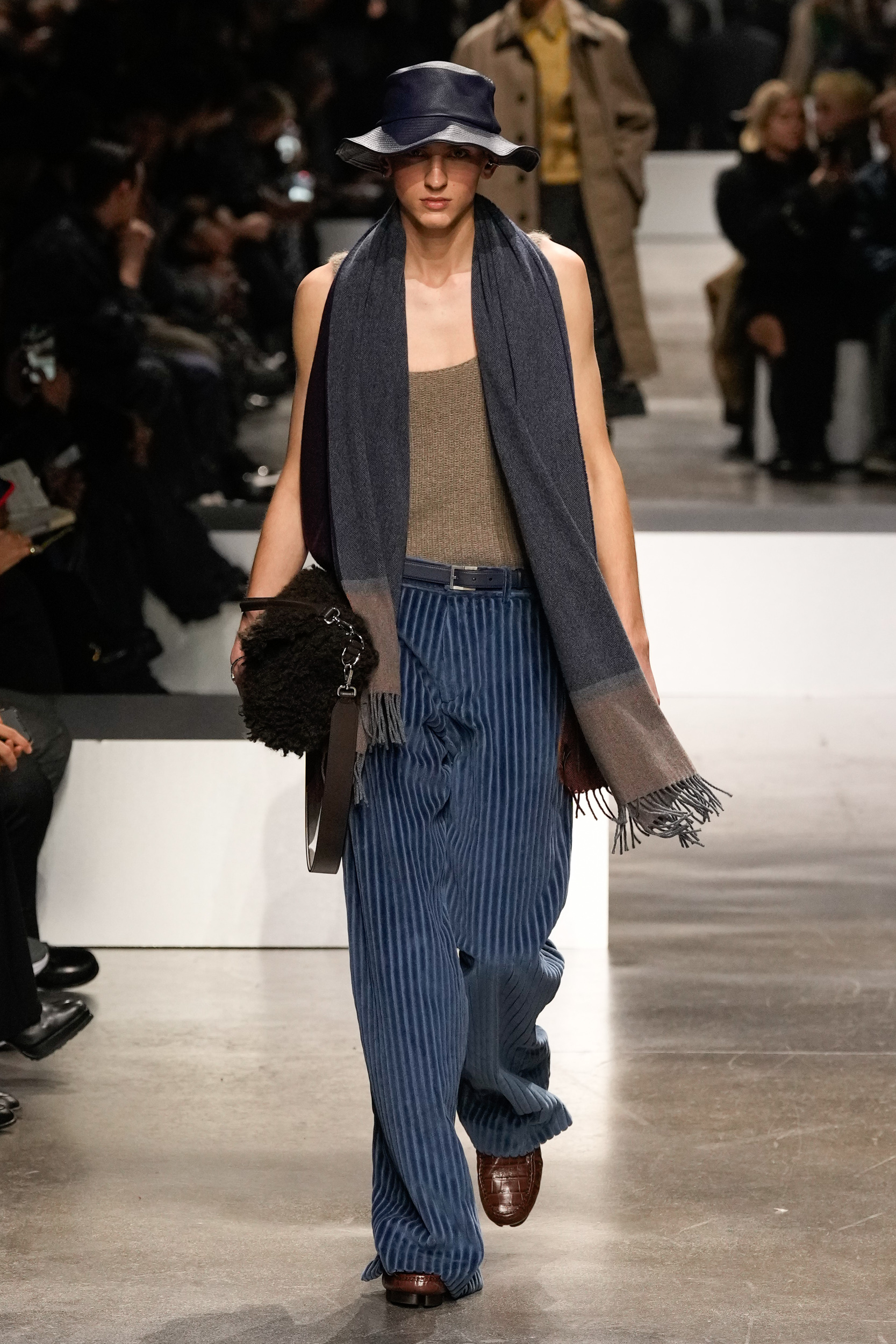 Look 11