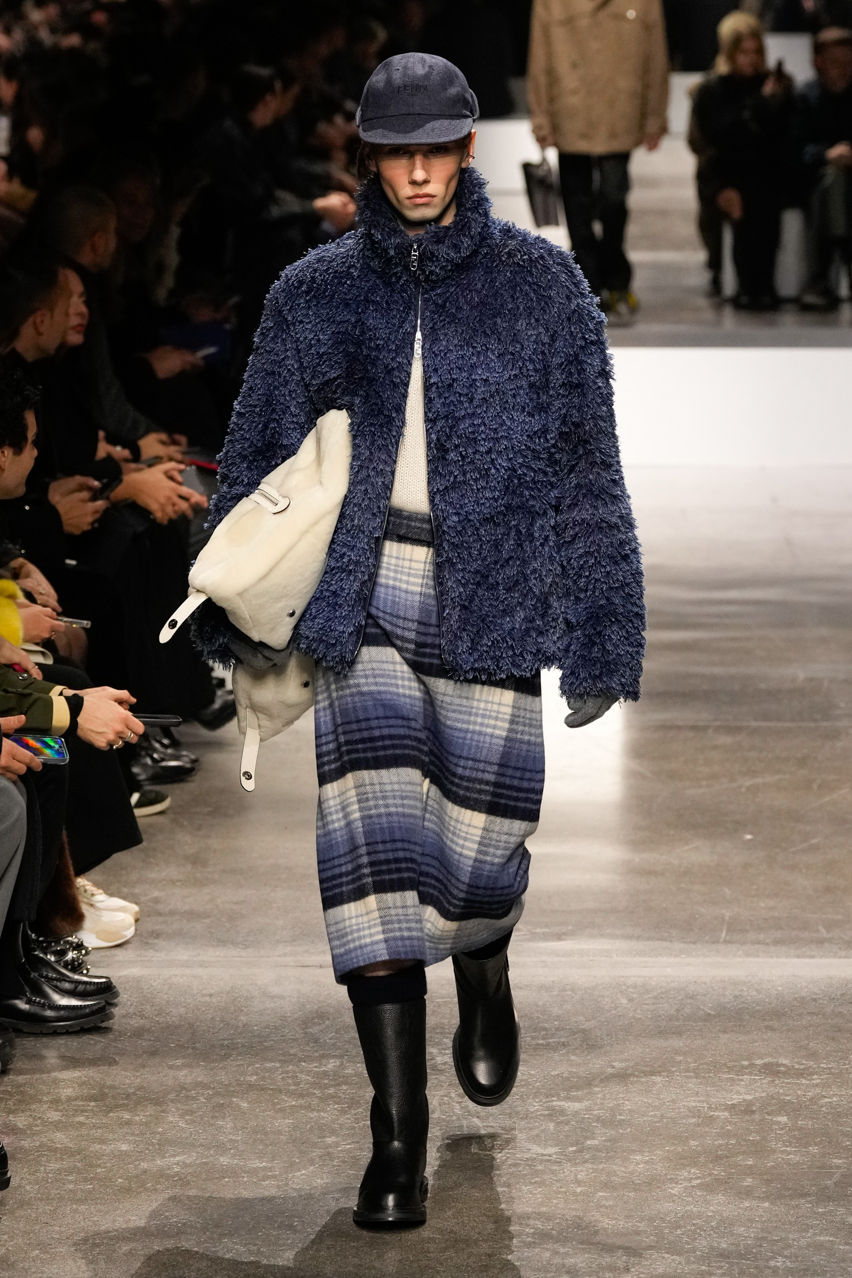 Look 15