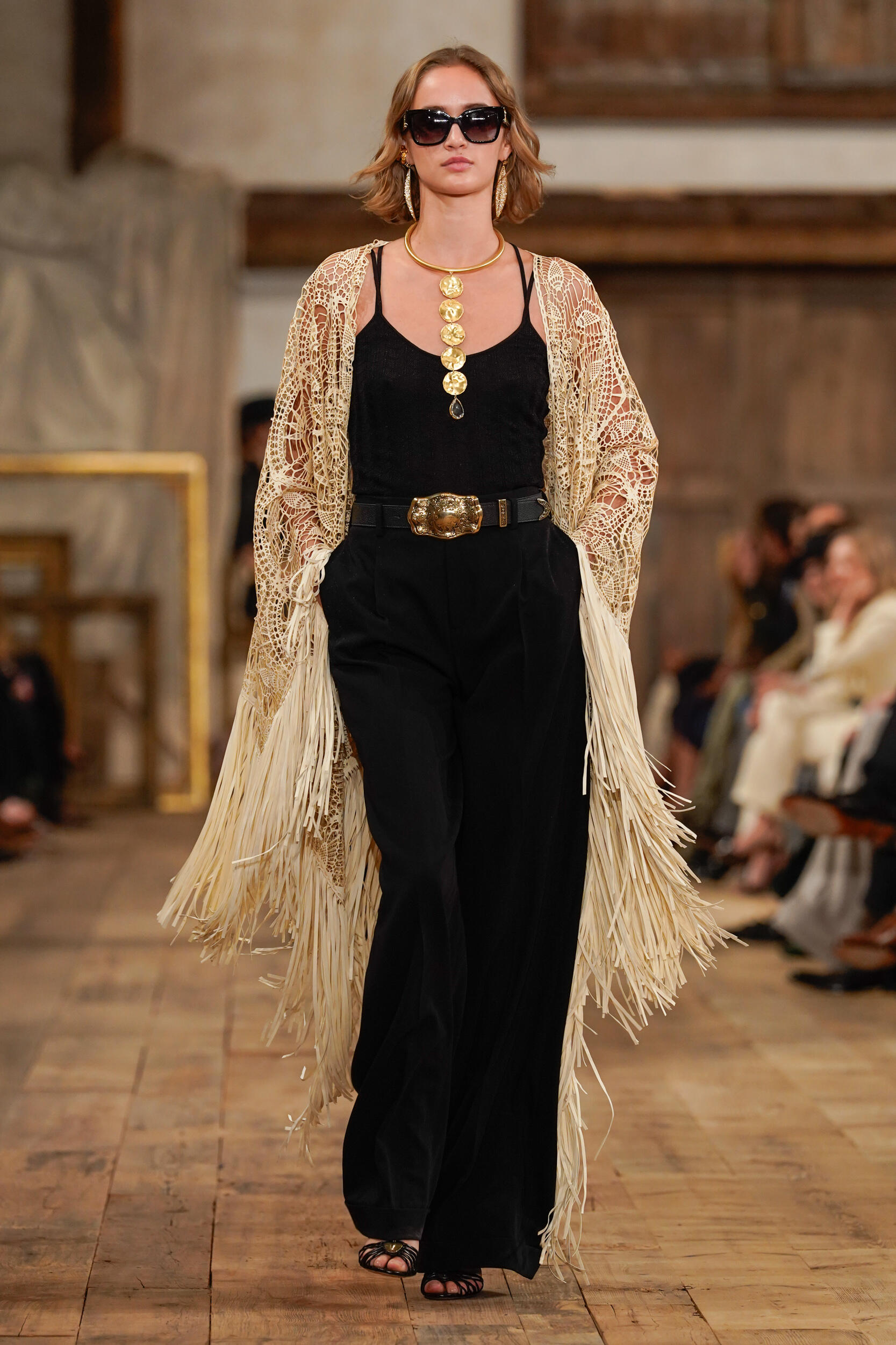 Look 15