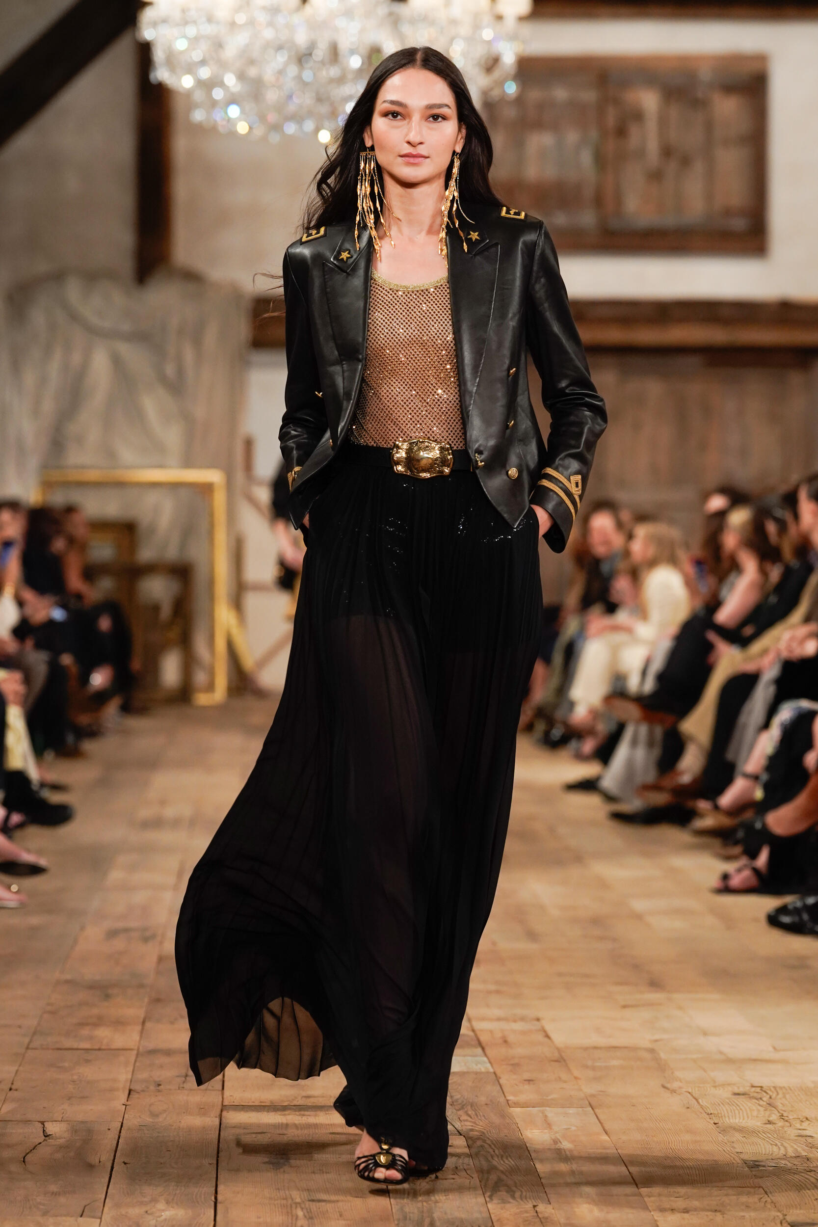 Look 16