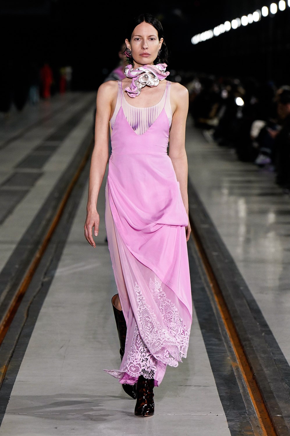 Look 16