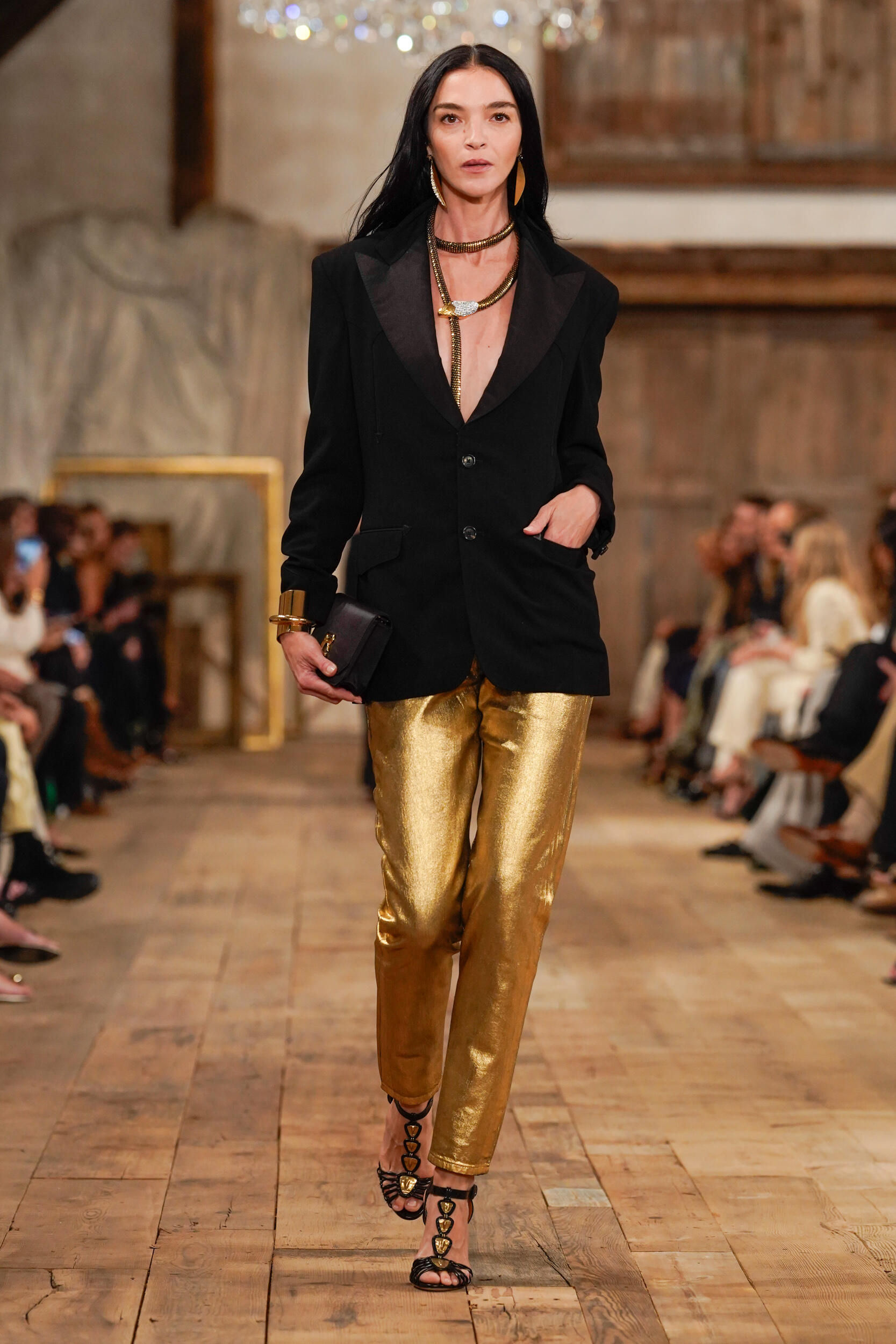 Look 18
