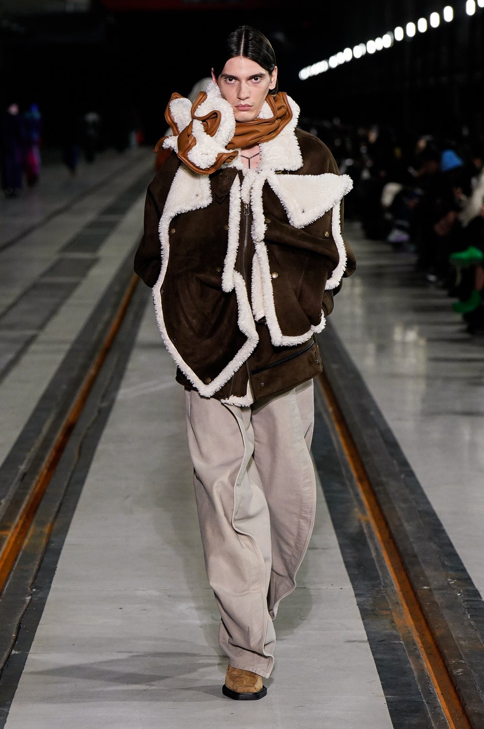 Look 19