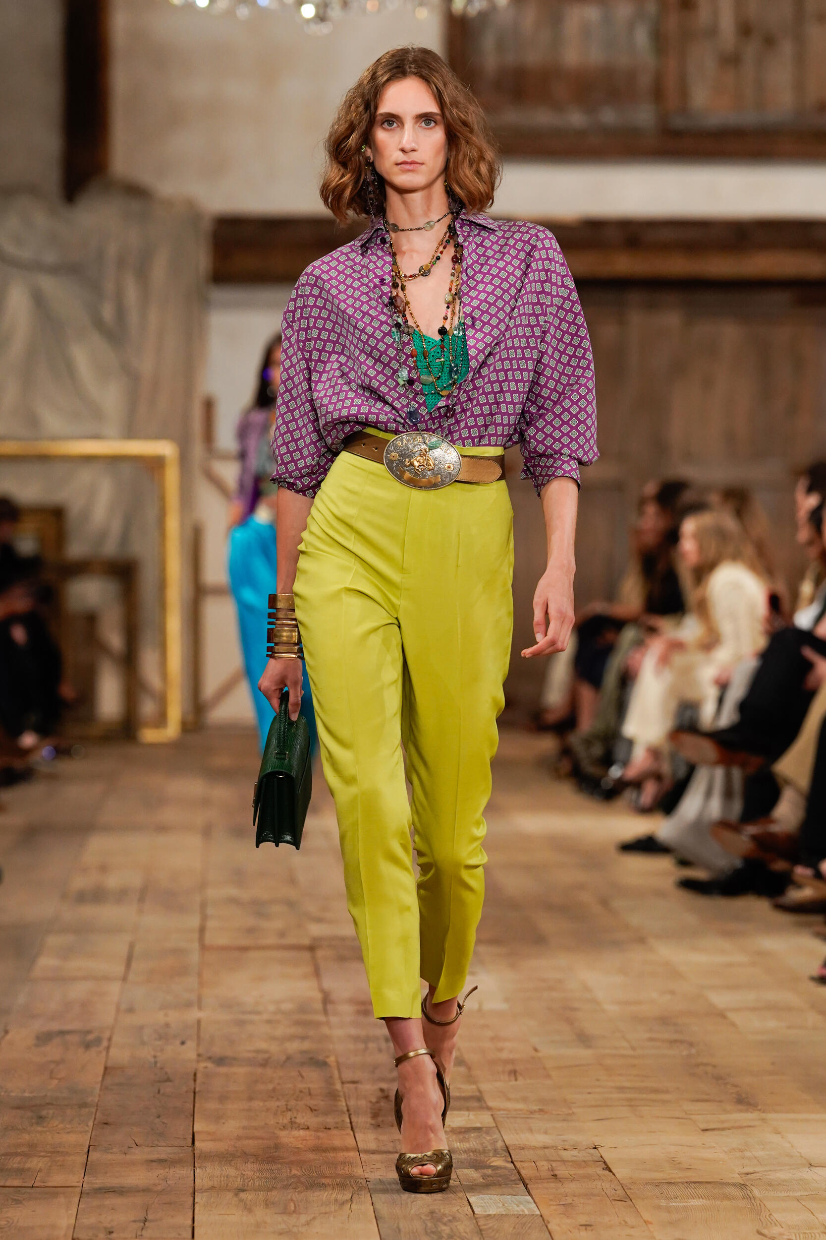 Look 30