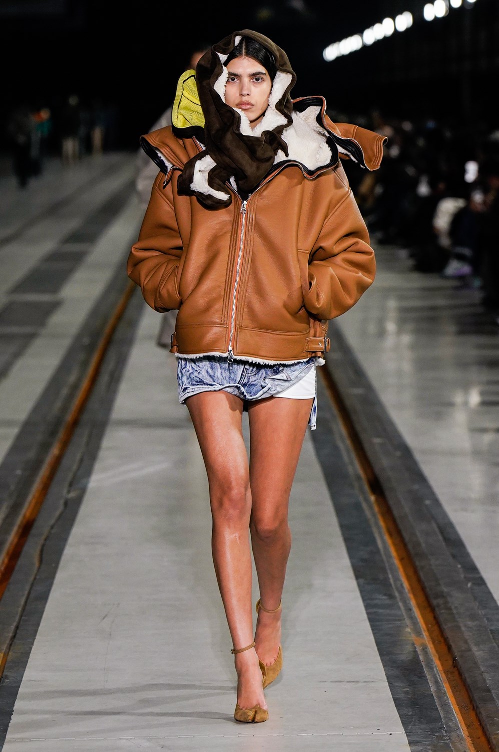 Look 32