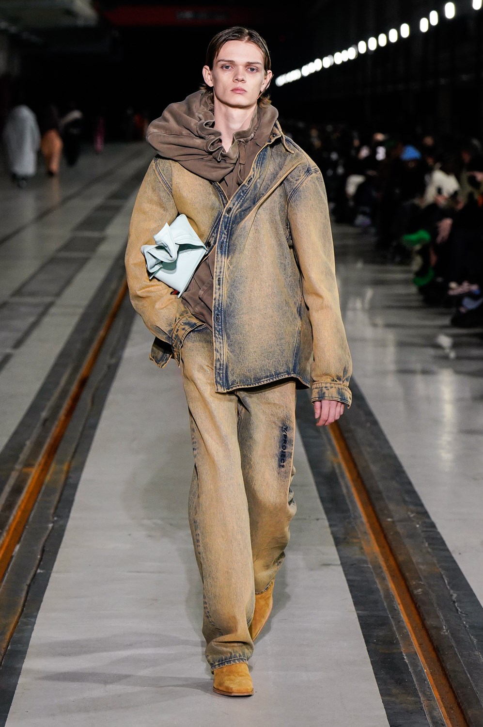 Look 46