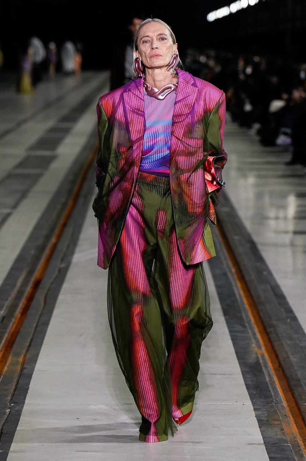 Look 50