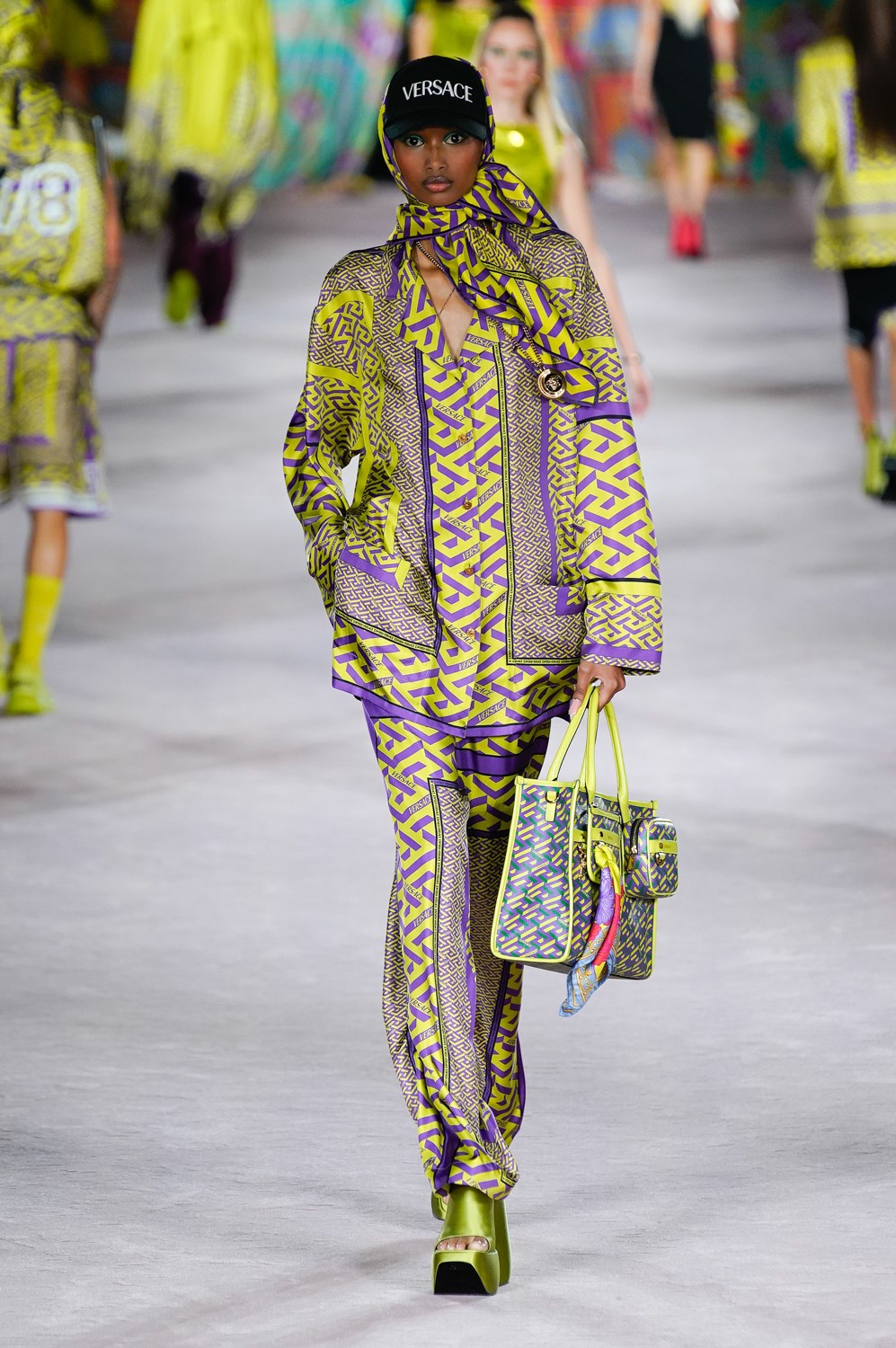 Look 60