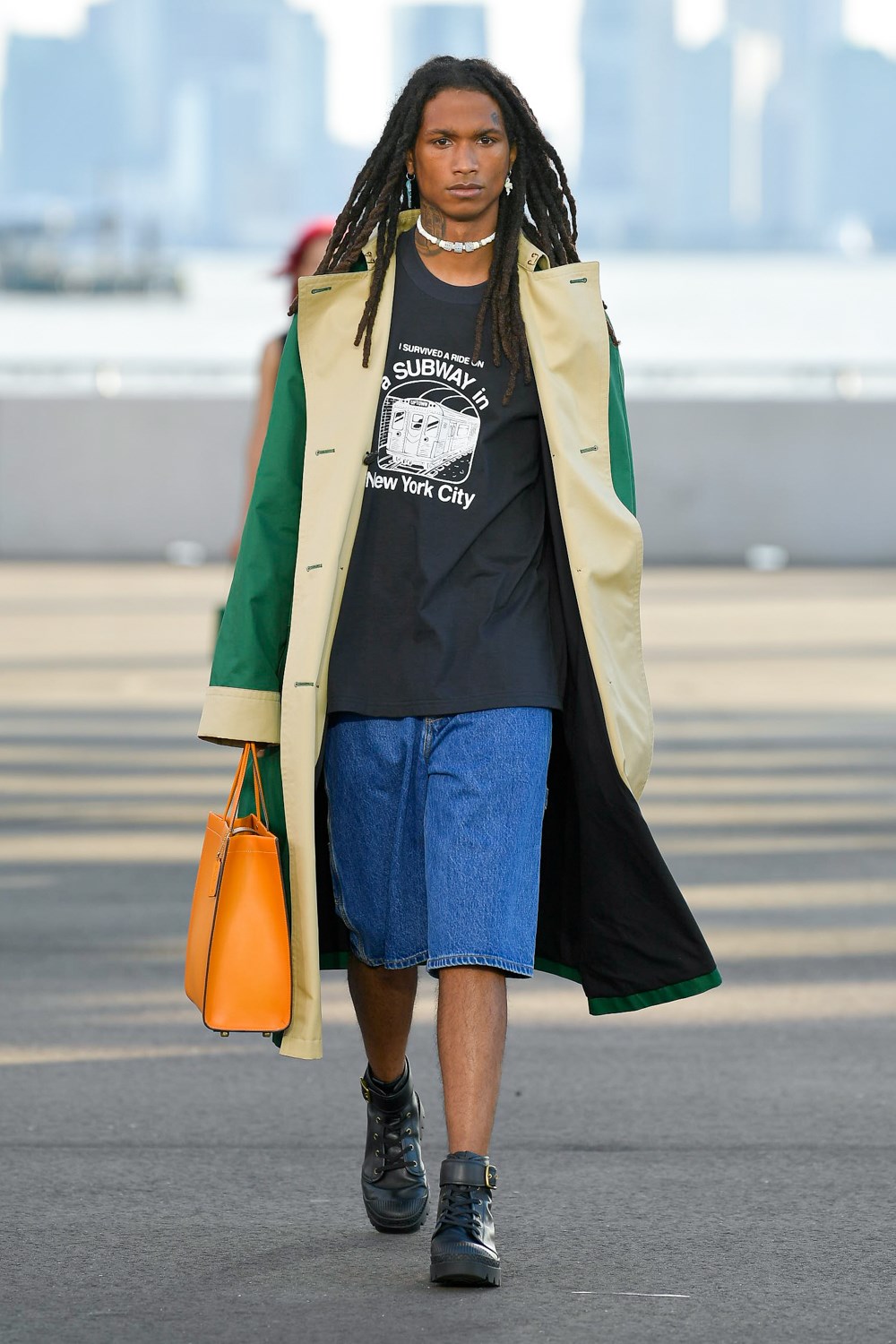 Look 15