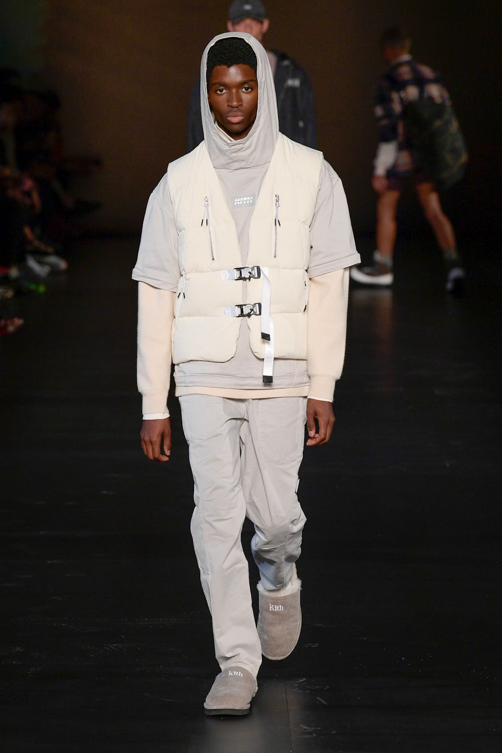Look 18