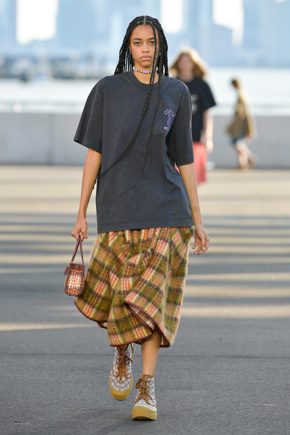 Look 18
