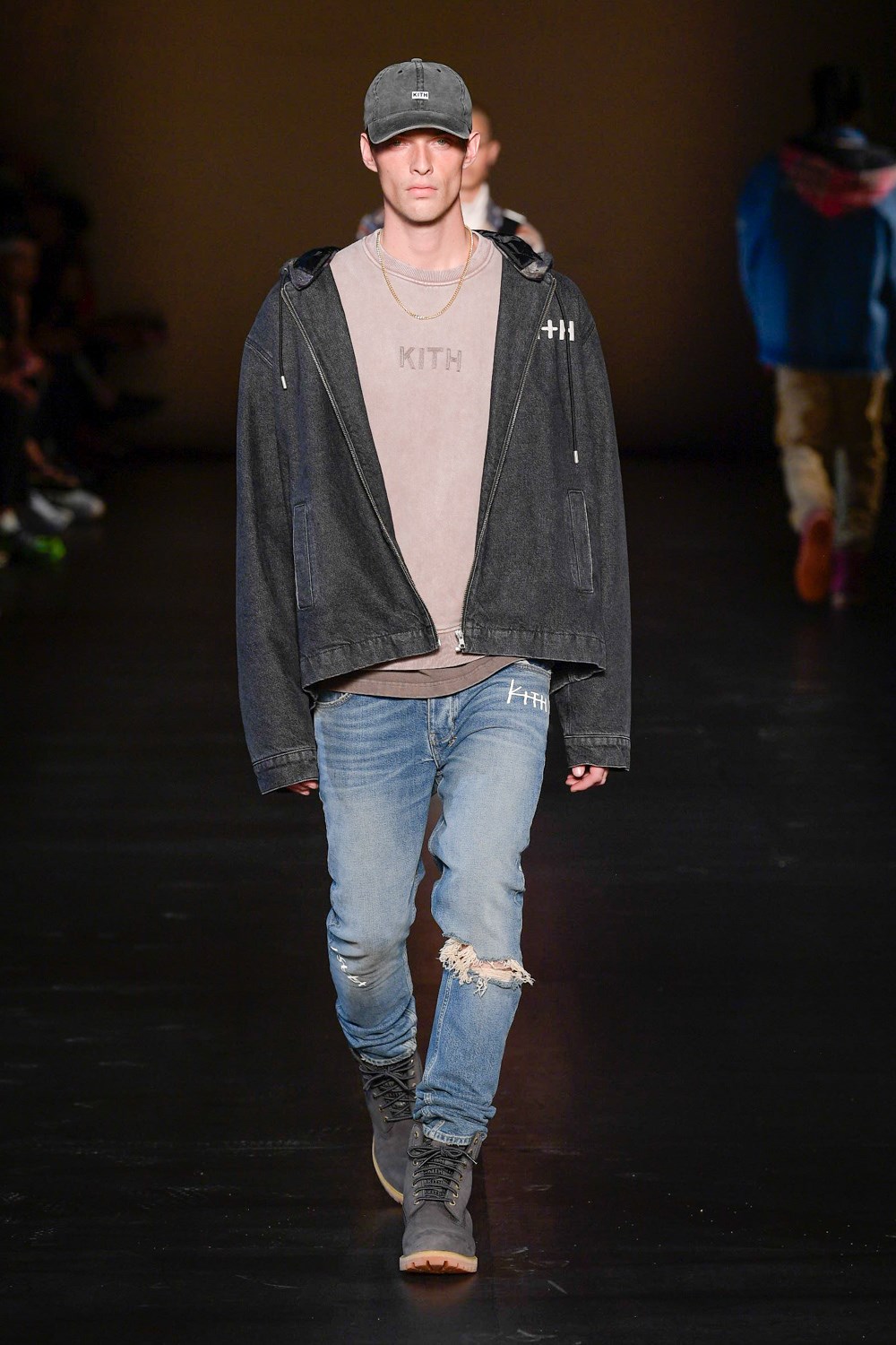Look 19