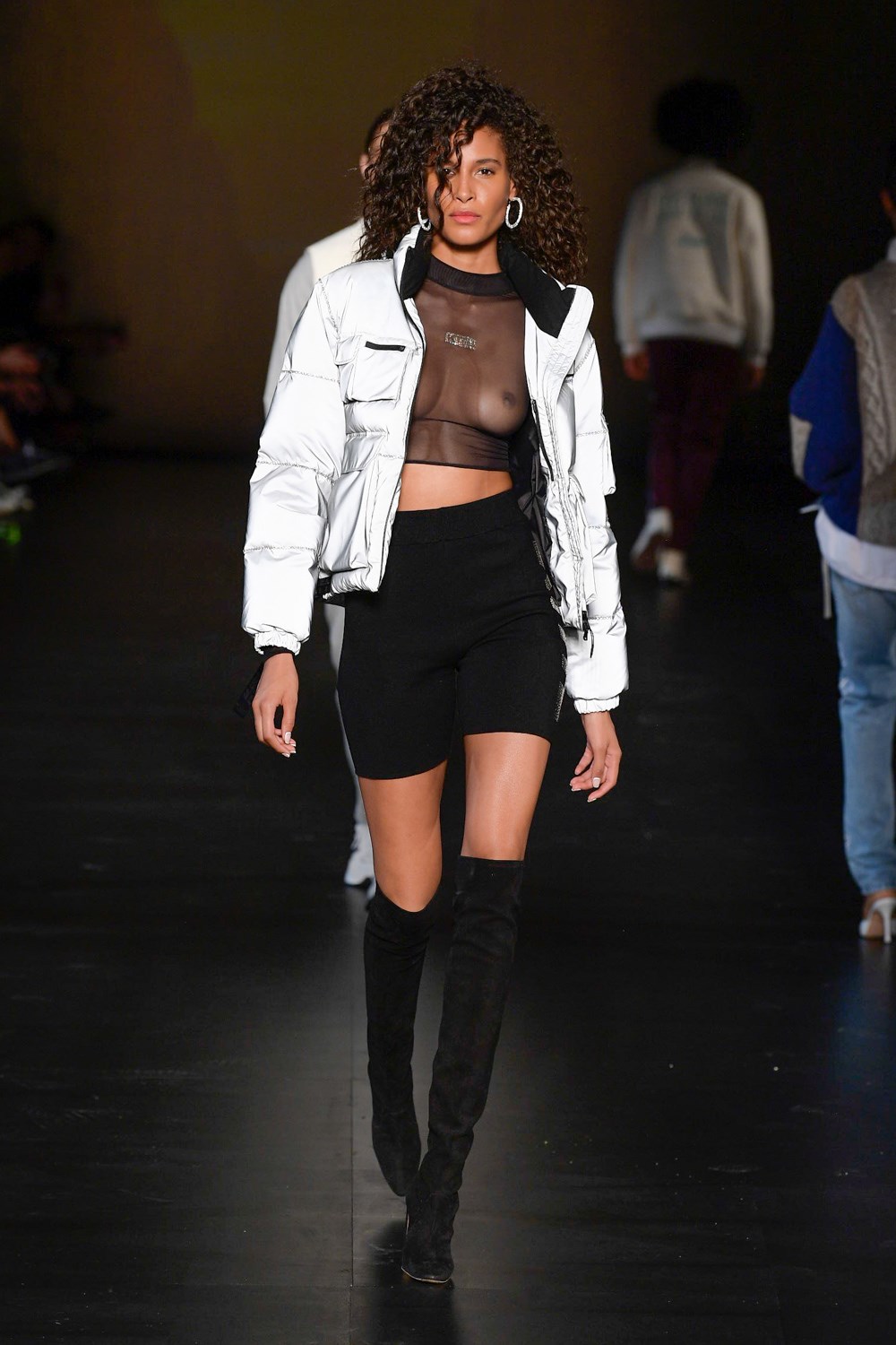 Look 32