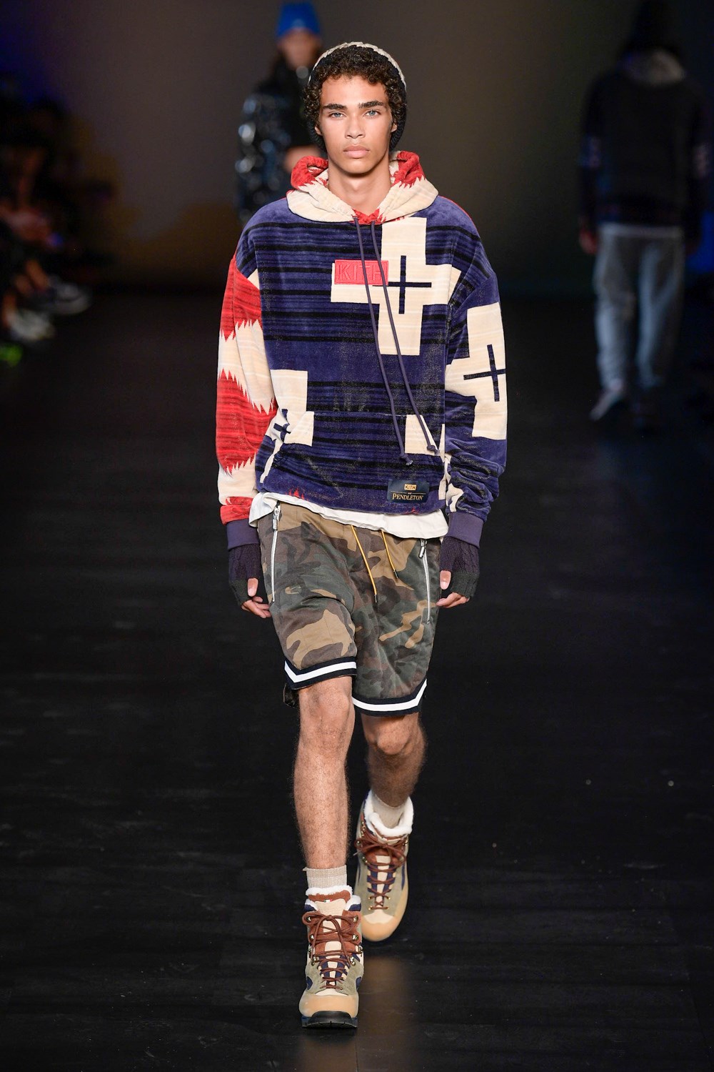 Look 77