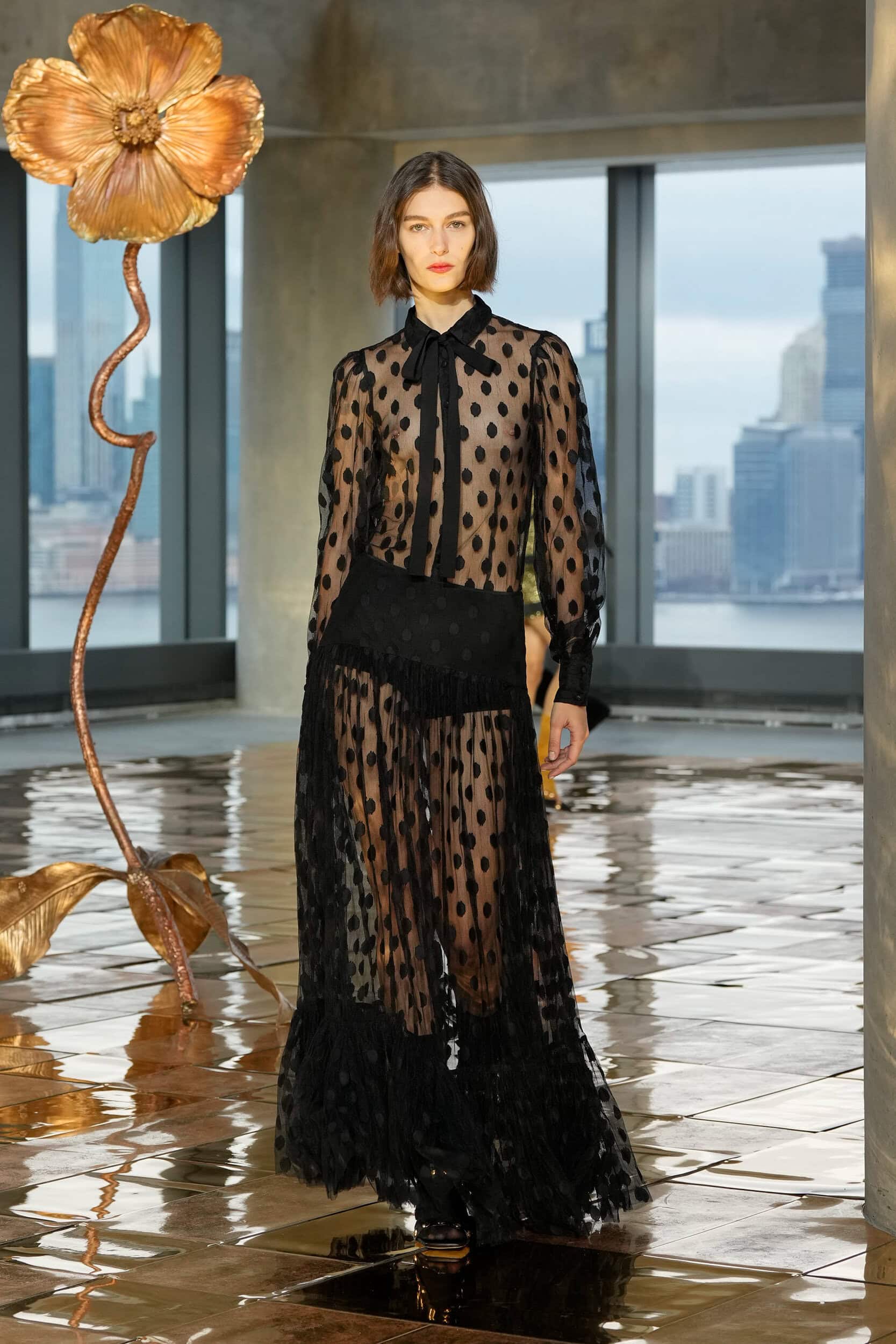 Look 10