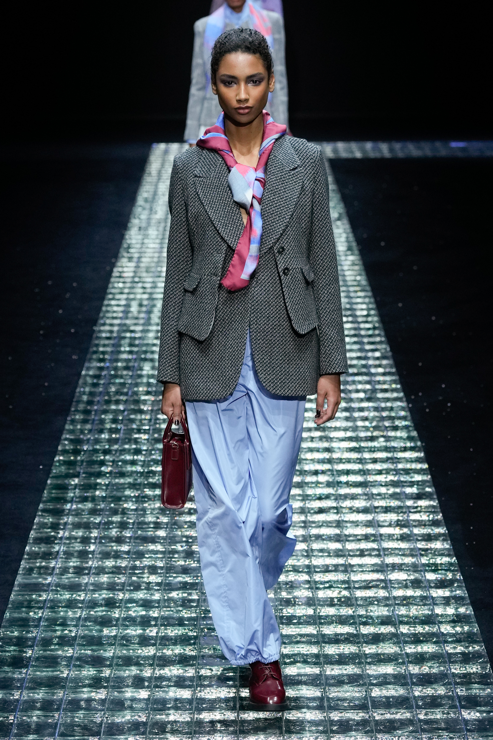 Look 10