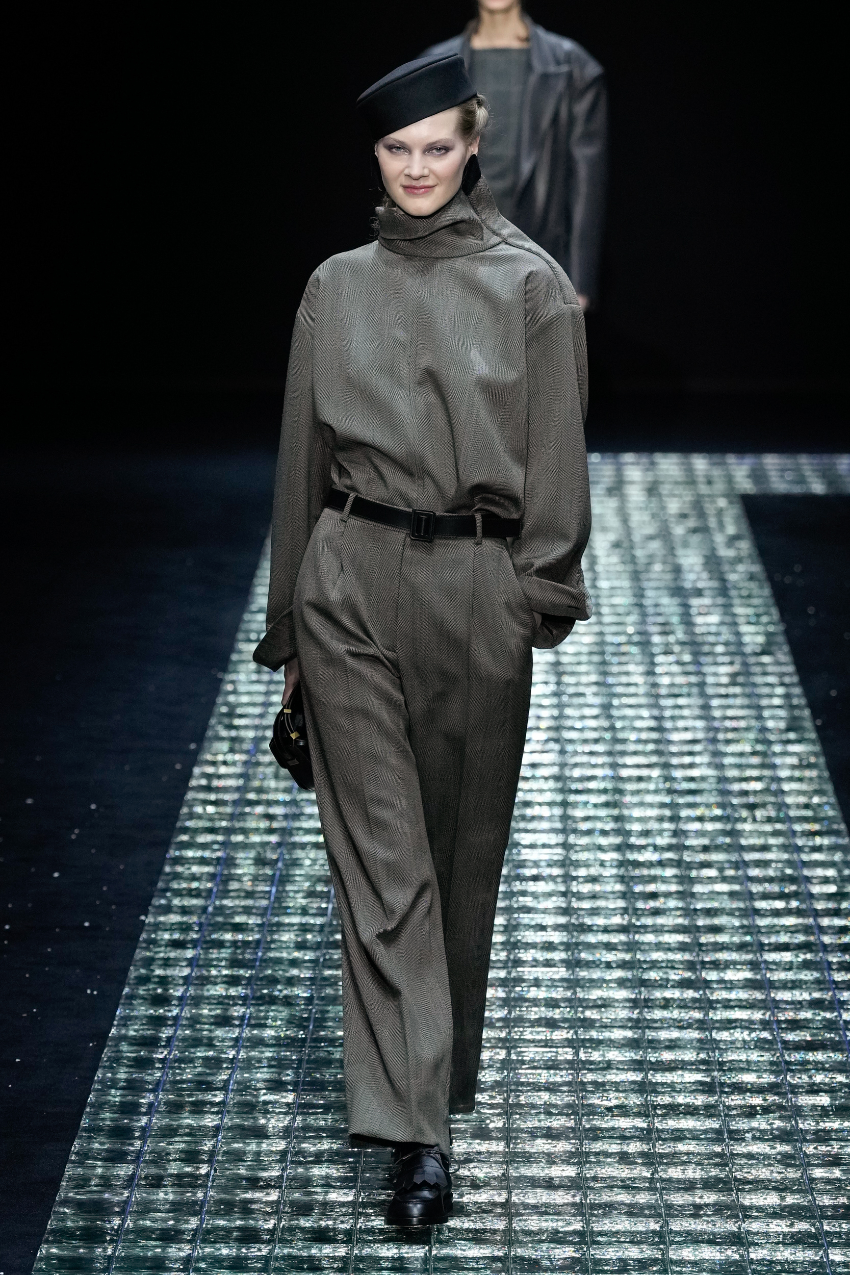 Look 13
