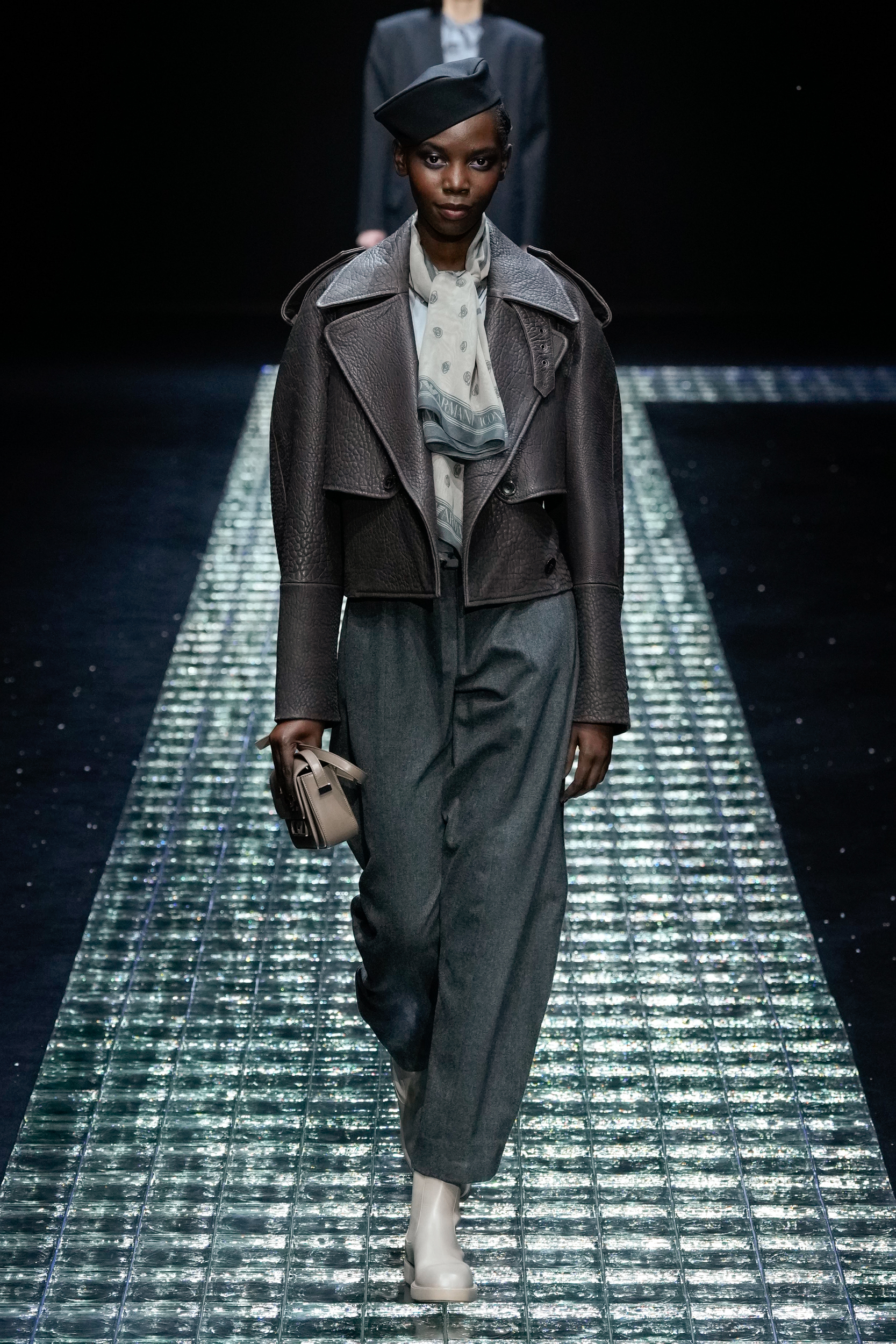 Look 15