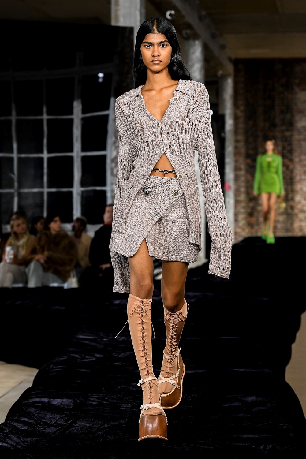 Look 18