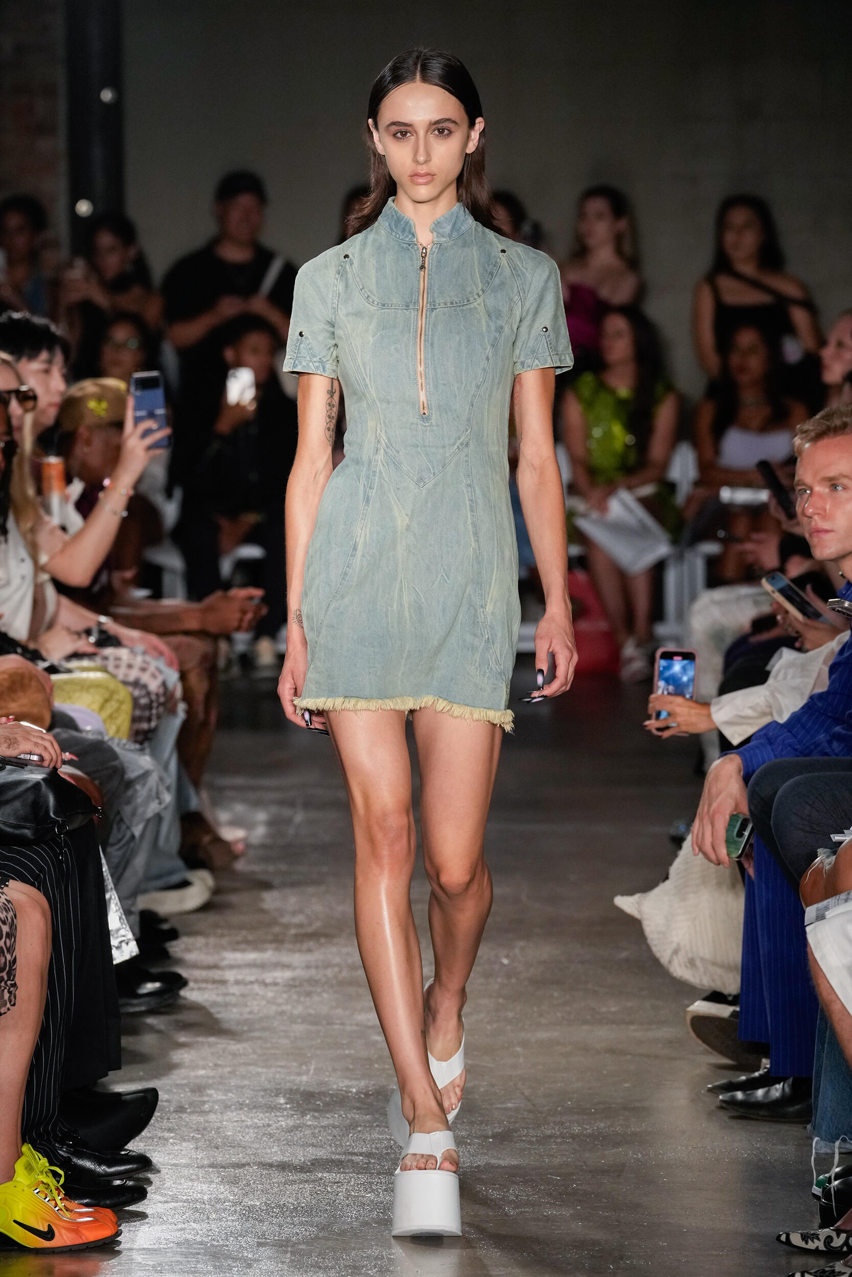 Look 16