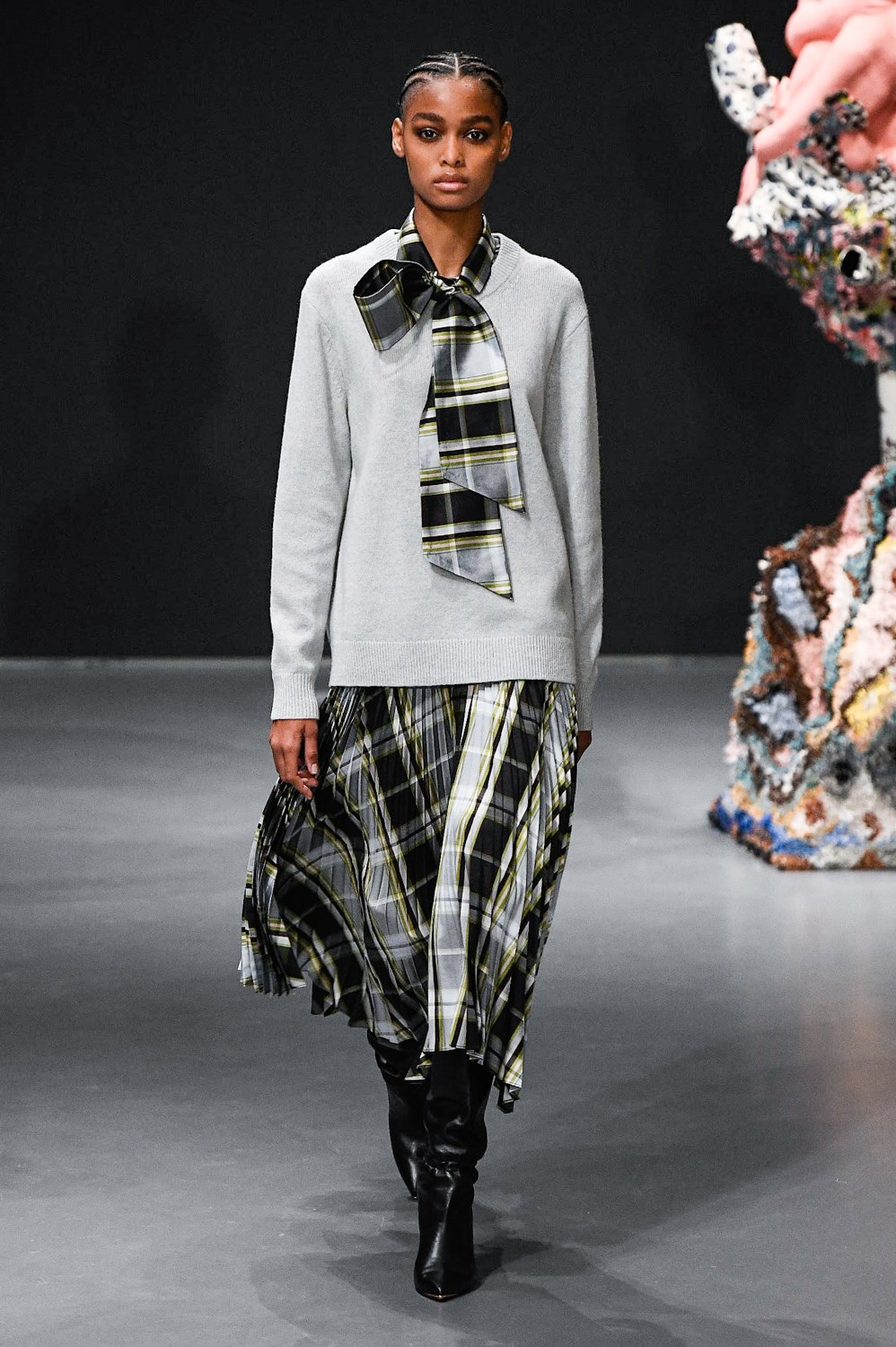 Look 8