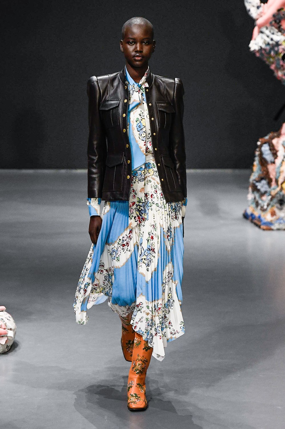 Look 18