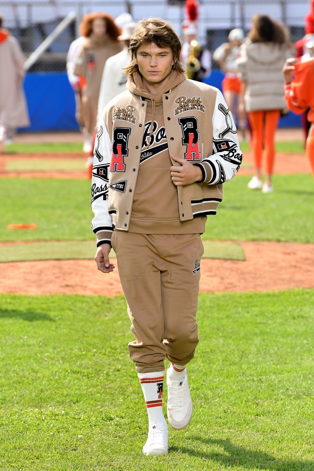 Look 16