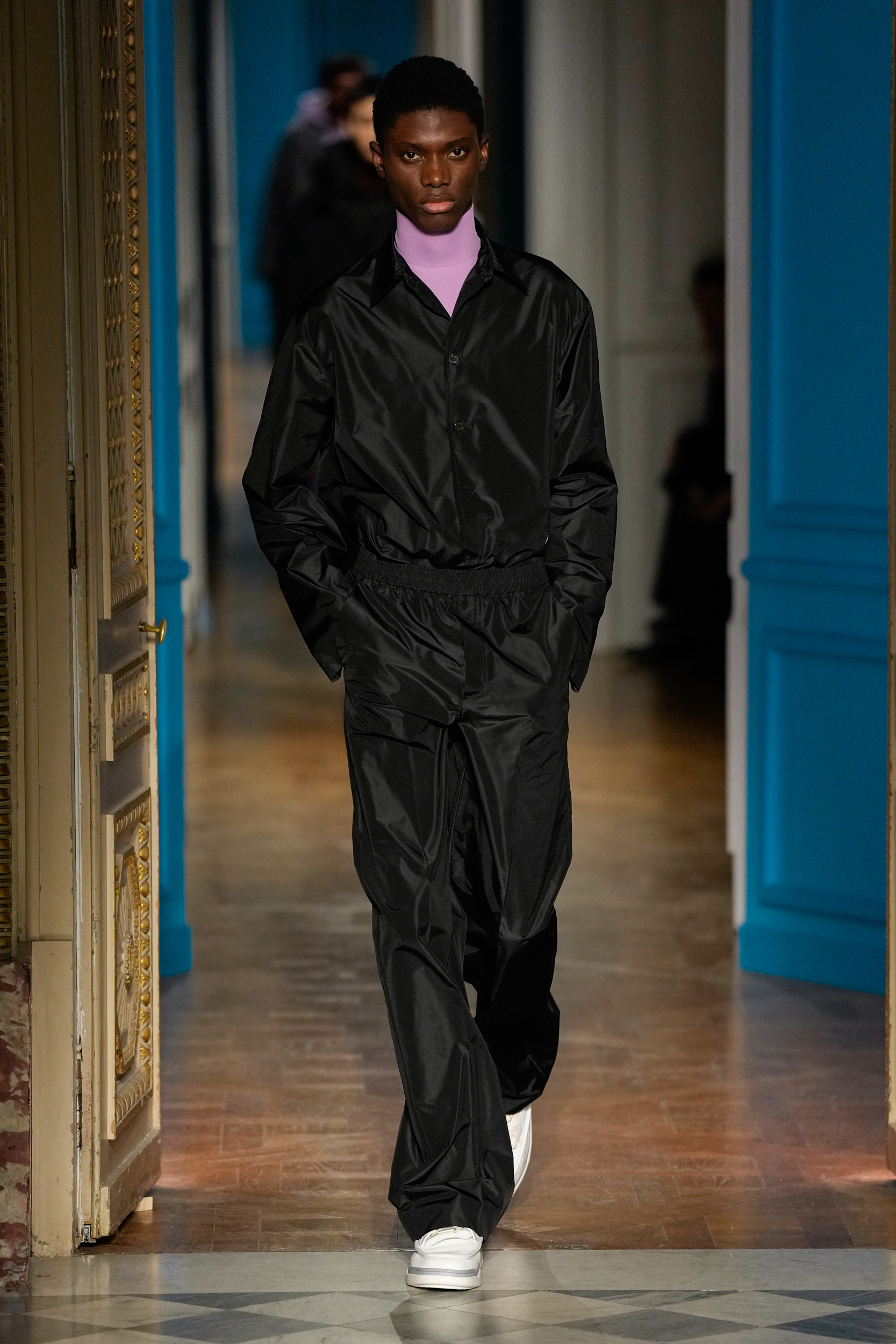 Look 16