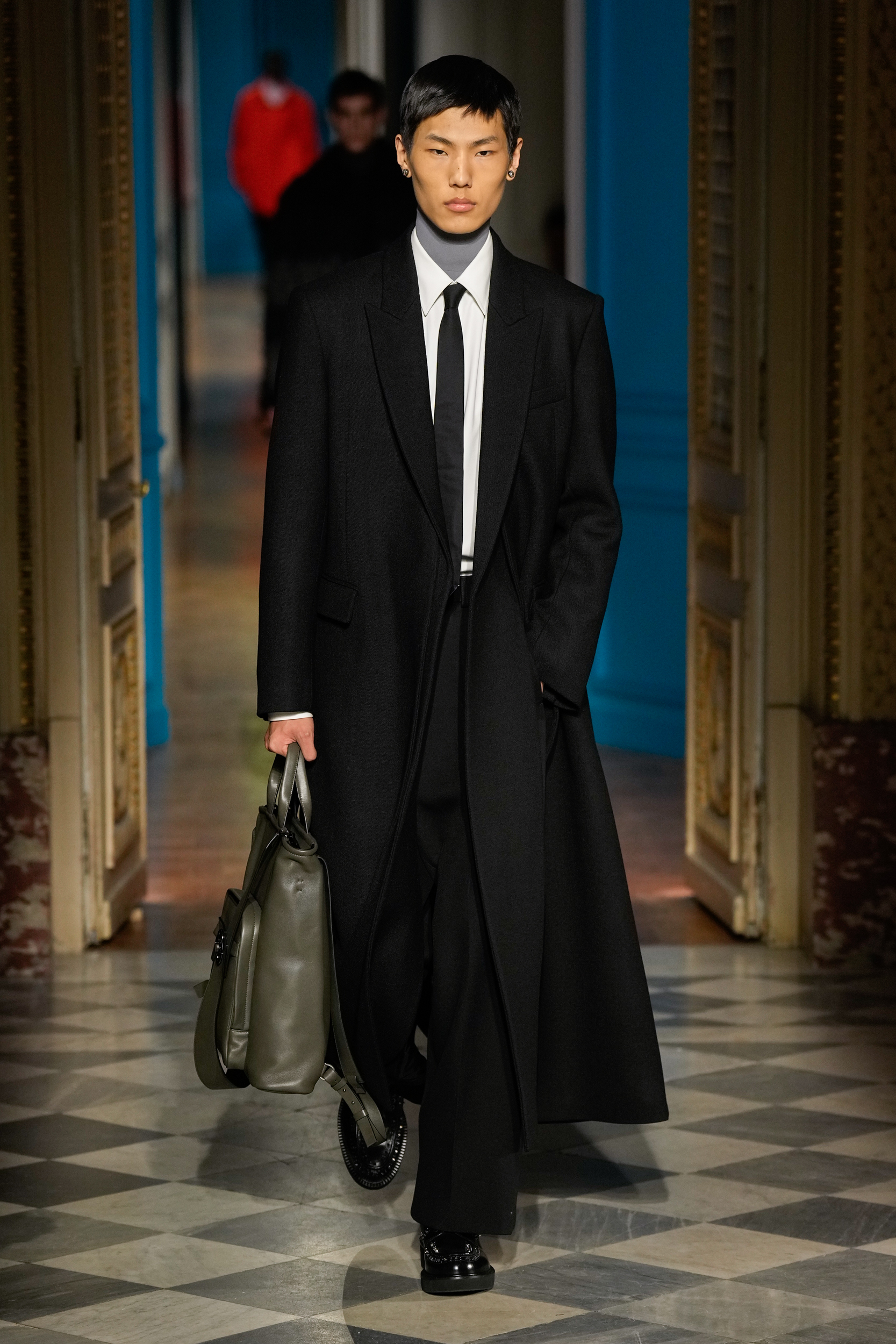 Look 18