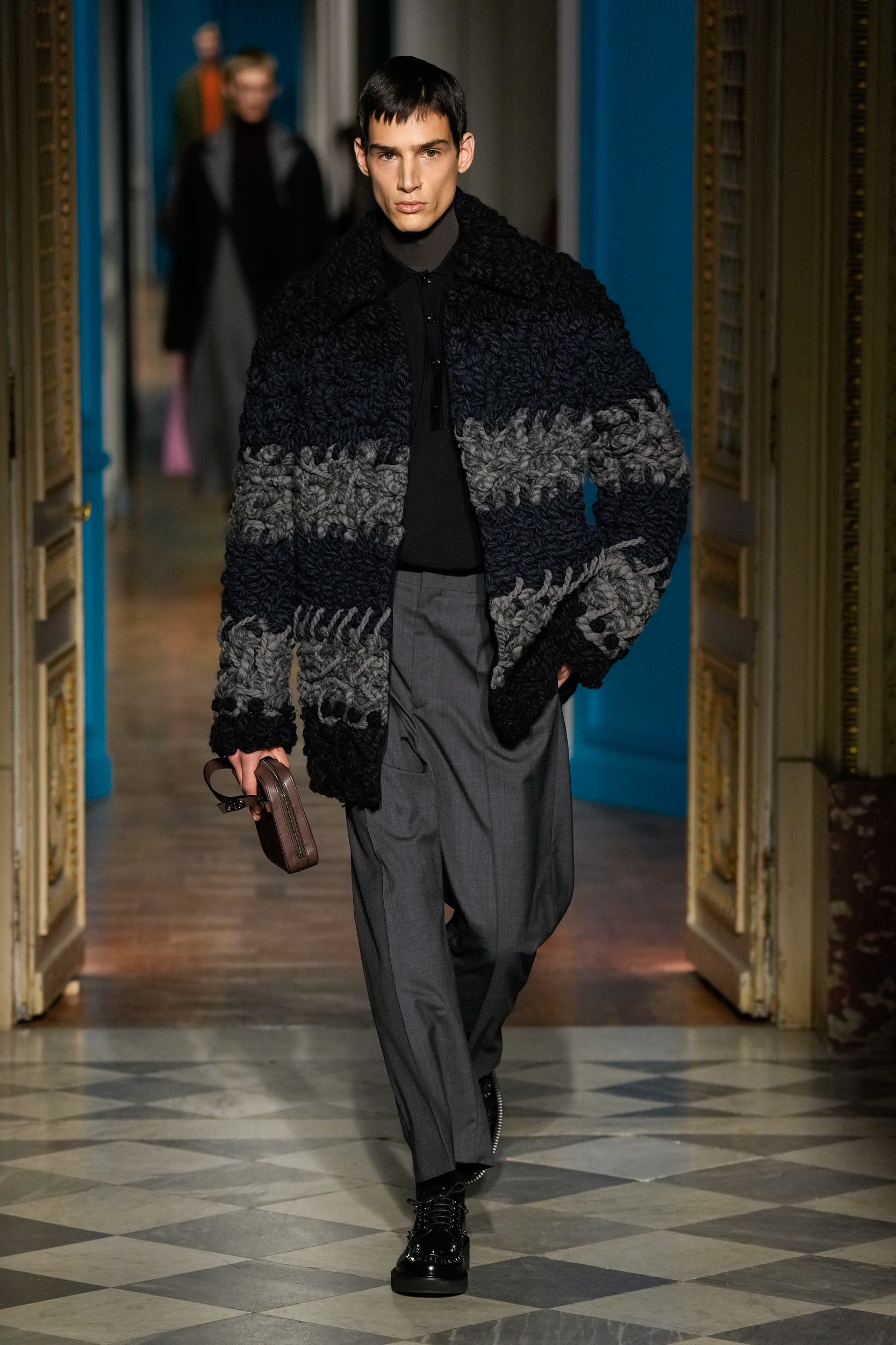 Look 19