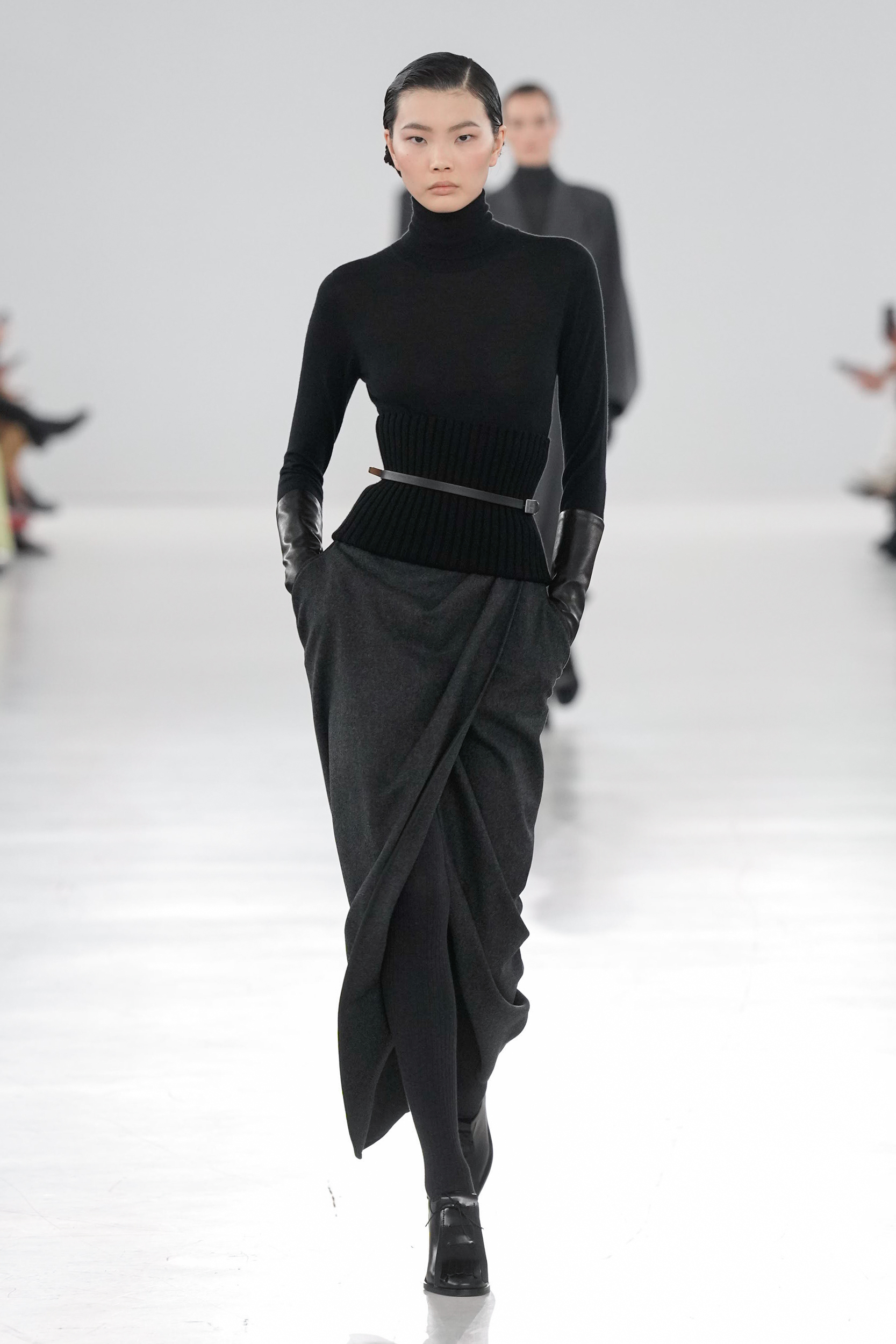 Look 16